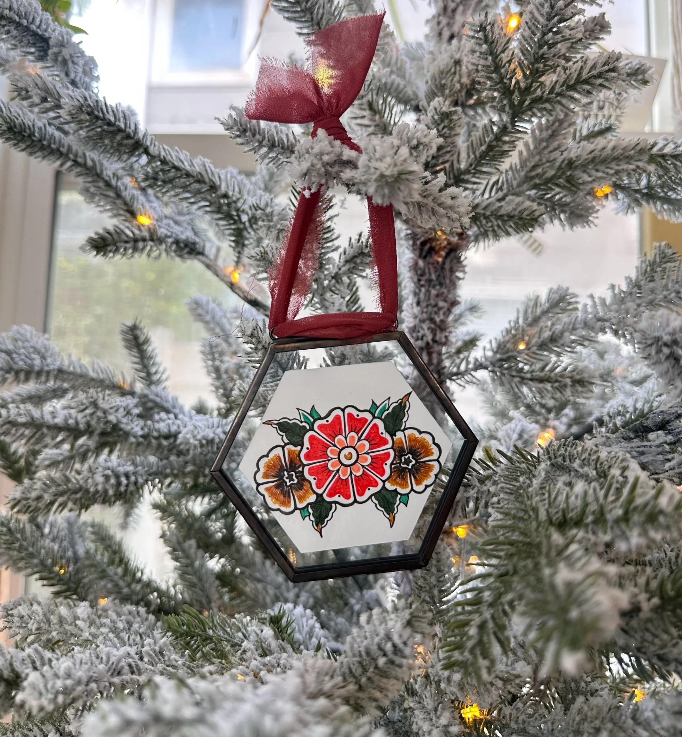 2025 Holiday Ornament - Trad Flower Trio II