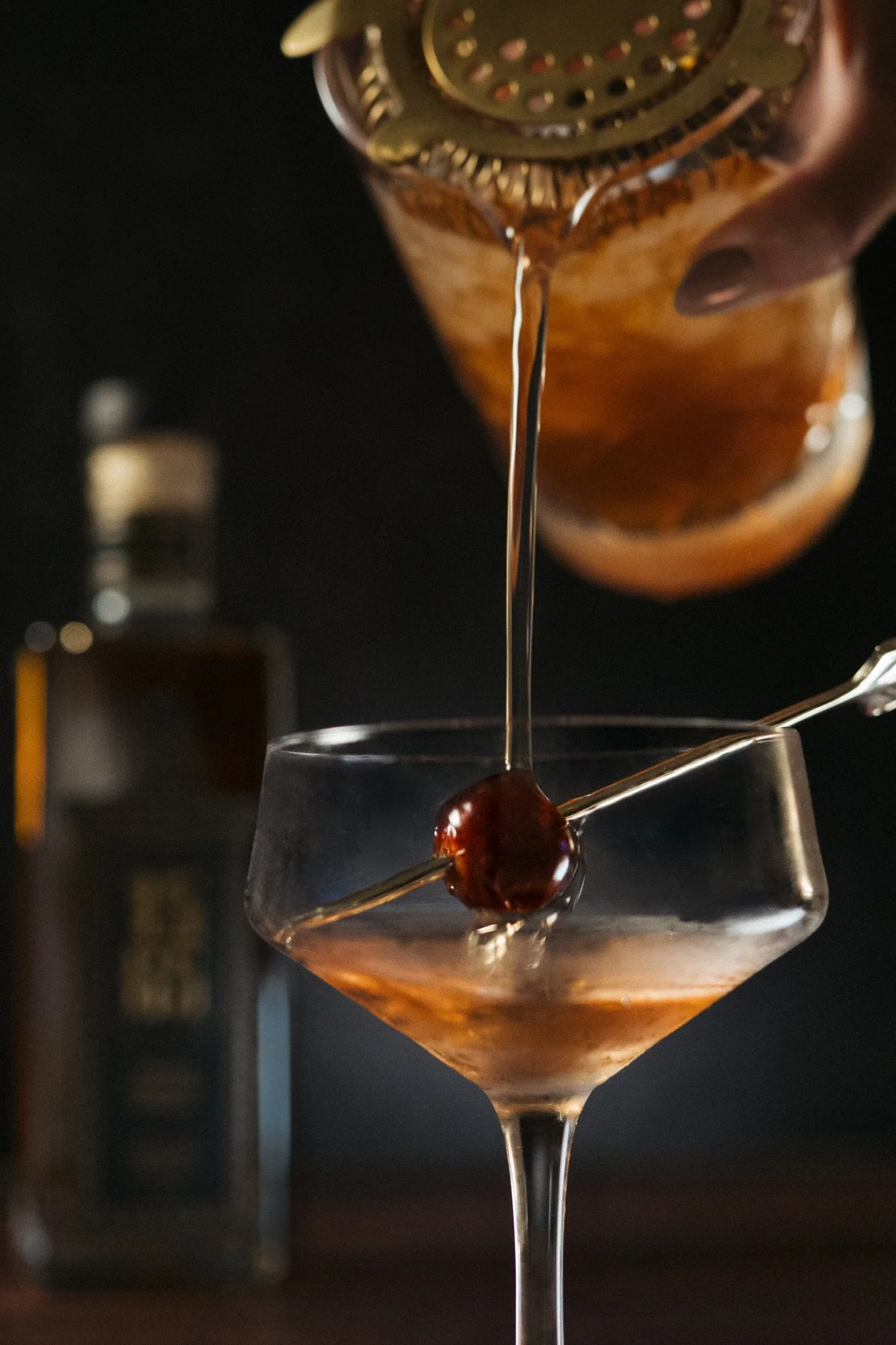 1565 Rye Whiskey Manhattan Pour