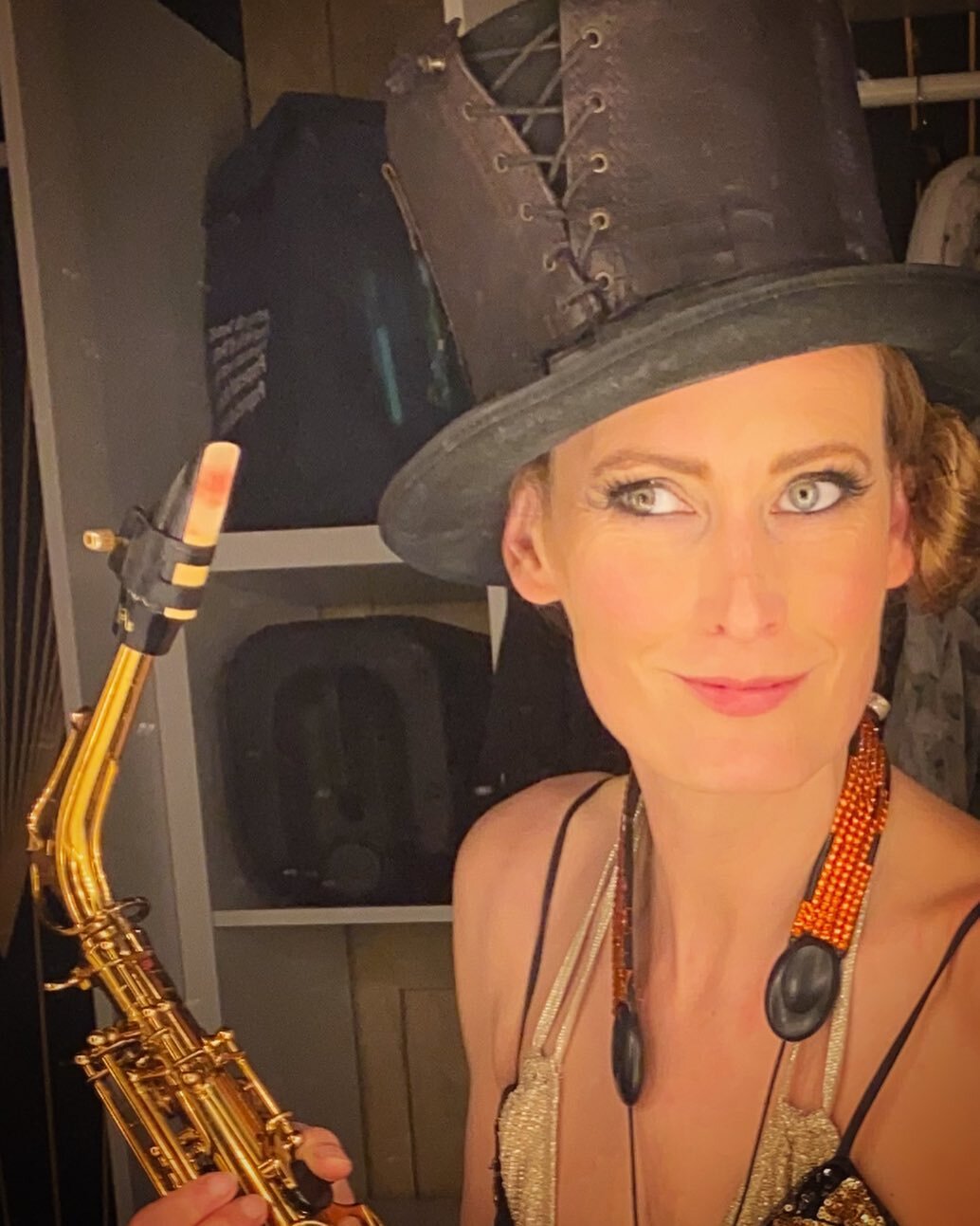 So loved playing @proudlateldn last week, what a venue, what a vibe. Thanks so much @scevents #lifeisacabaret #cabaretsax #steampunksax #saxdj #femalesaxayer #selmersax