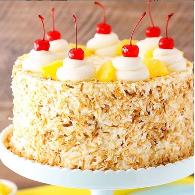We love @lifeloveandsugar feed it keeps us in cake ideas and today they have coconut cake but not just any coconut cake Pina Colada Layer Cake MMMmmmmmmm.

#repost

This Pina Colada Layer Cake has moist layers of coconut cake, homemade pineapple fill