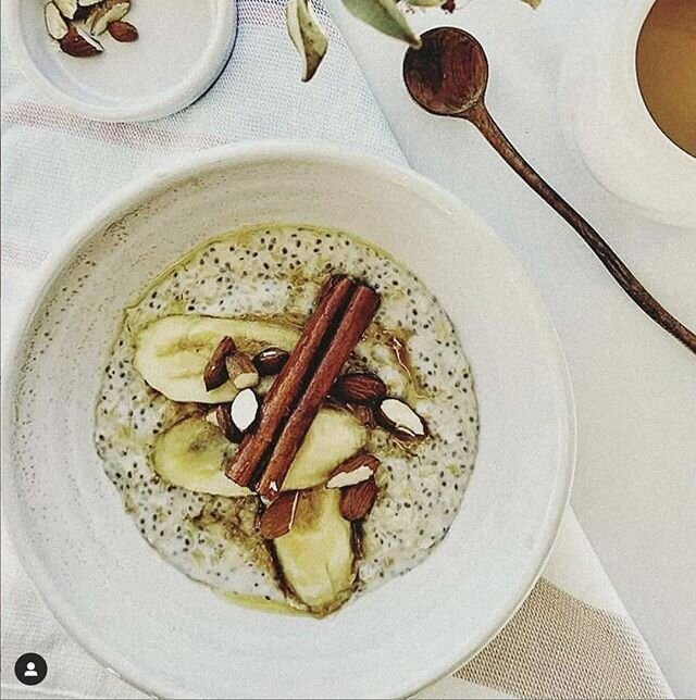 Lovely looking Pudding with a hint of Coconut 
Coconut Milk is a great milk subsitute 
Thanks to @aktivliving
Banana Cinnamon and Honey Chia Pudding on Nut Milk 😋

Hump Day Yay 🙏

#healthyeating #healthylife #eatingclean #eatinghealthy #plantbased 