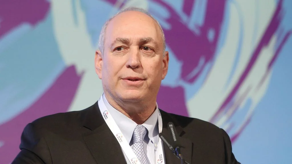 chemi-Peres-cropped-Niv-Kantor.jpg