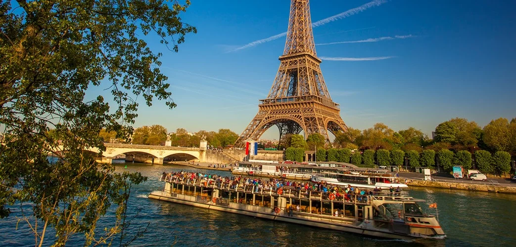 02-boat-cruise.jpg