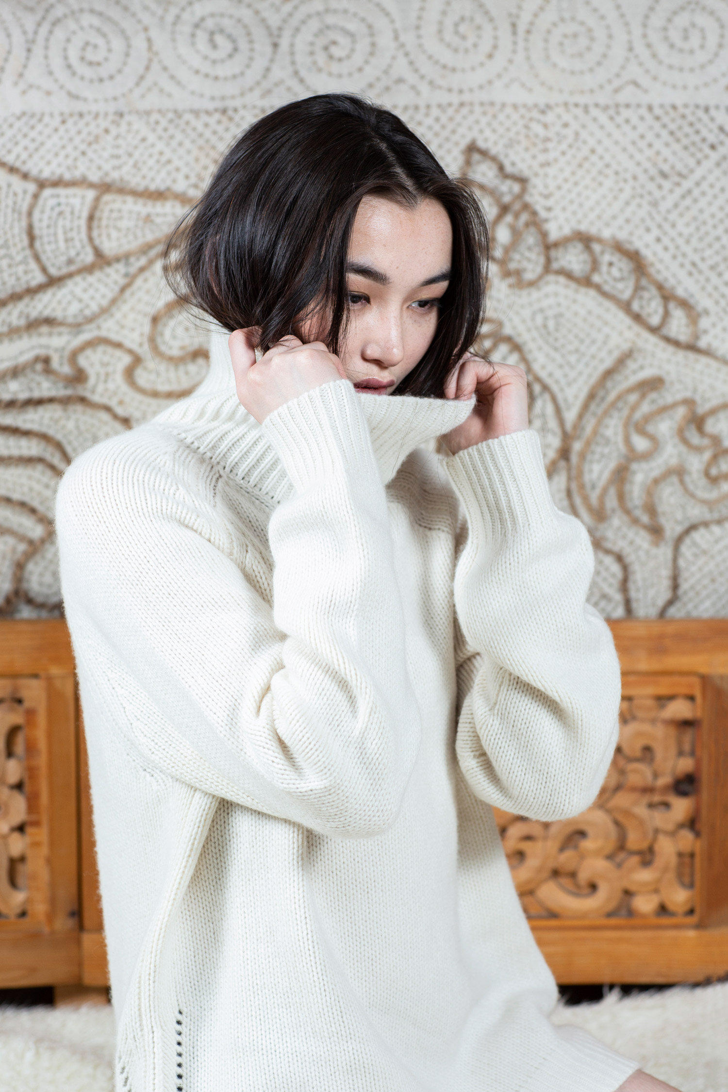 born-of-nomad_oversized-cashmere-sweater_1.jpg