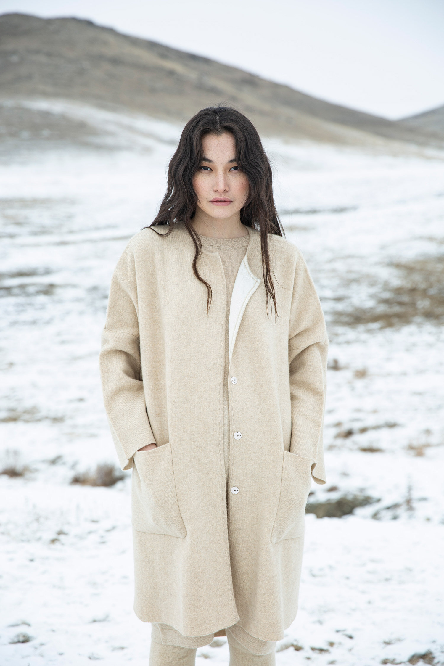 born-of-nomad_oversized-coat_2.jpg