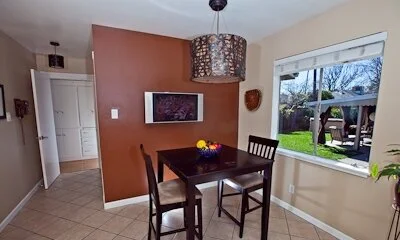 Breakfast+Area+in+Kitchen+.jpg