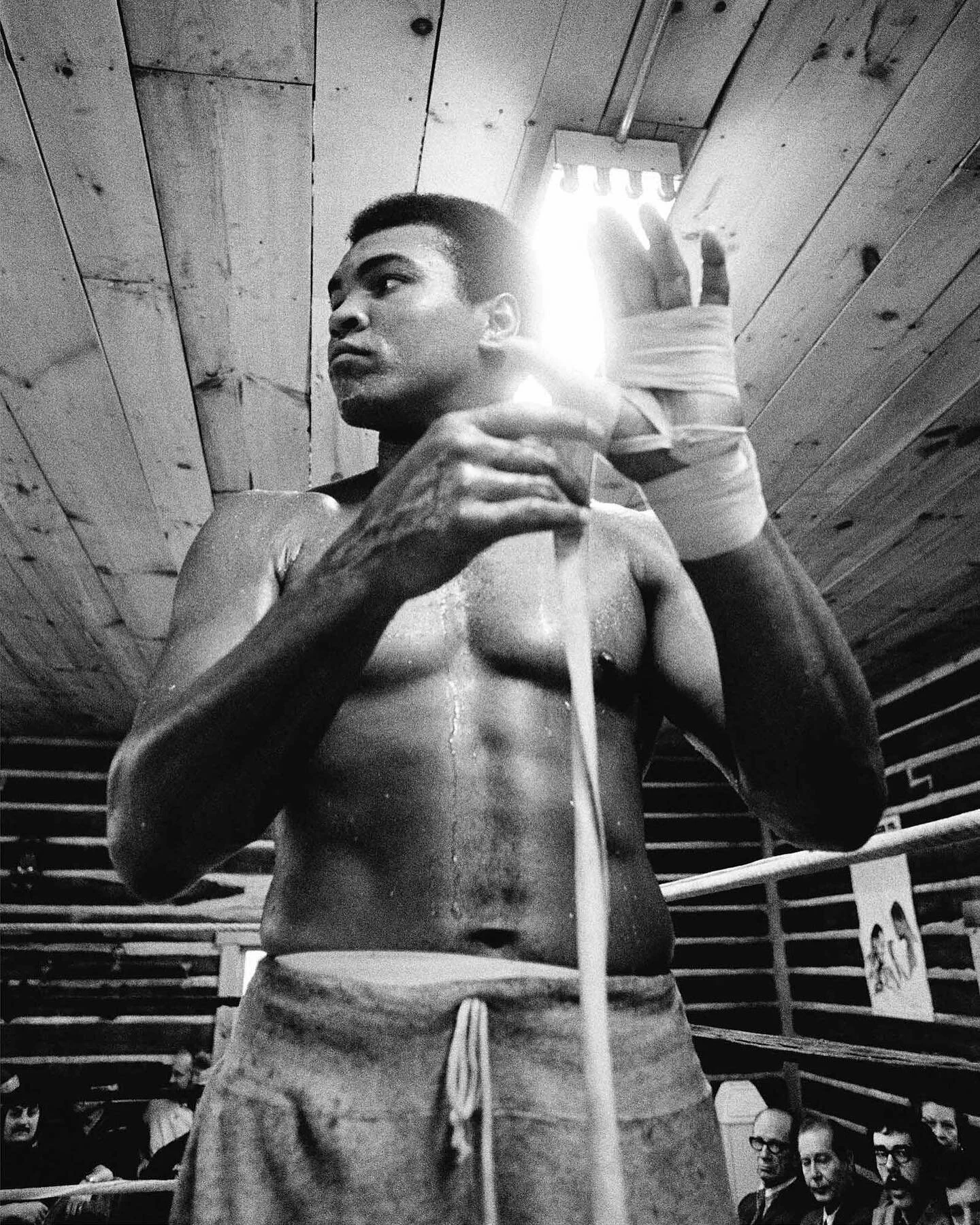 The greatest.

@muhammadali 

📸: Chris Smith in 1974

#muhammadali #photography #history #blacklivesmatter #usa #love #peace #photo #photographer #history #designinspo&nbsp;#graphicoftheday&nbsp;#design&nbsp;#graphicdesign&nbsp;#creative&nbsp;#behan