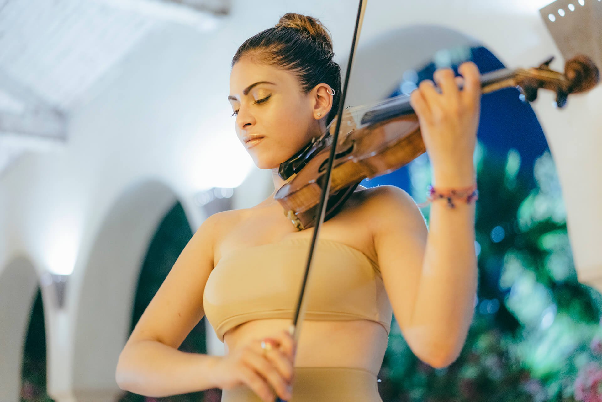 Yasmine Azaiez - Tunisian/British Violinist, Composer and Singer