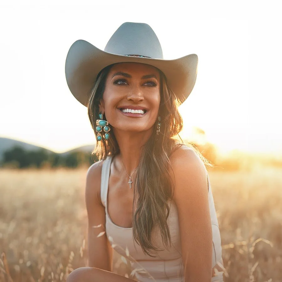 Annie Bosko - singer-songwriter of sun-soaked country songs