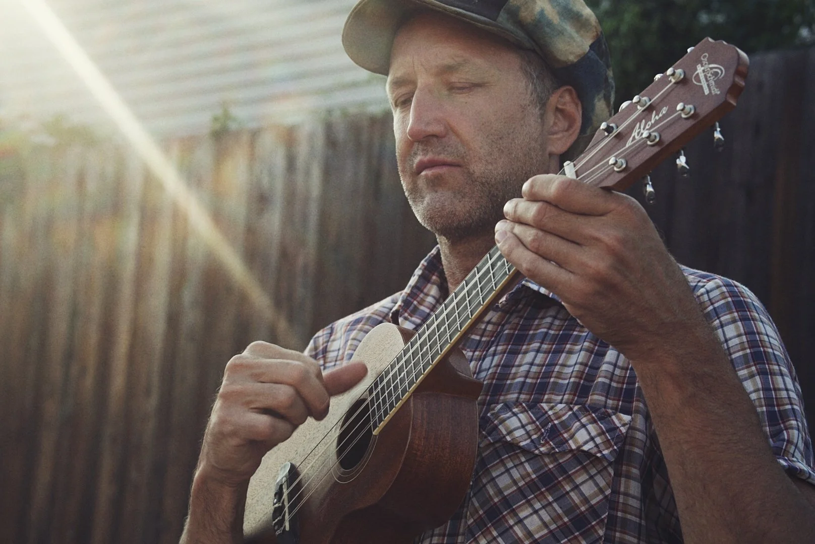 Ry Vosika - indie folk artist