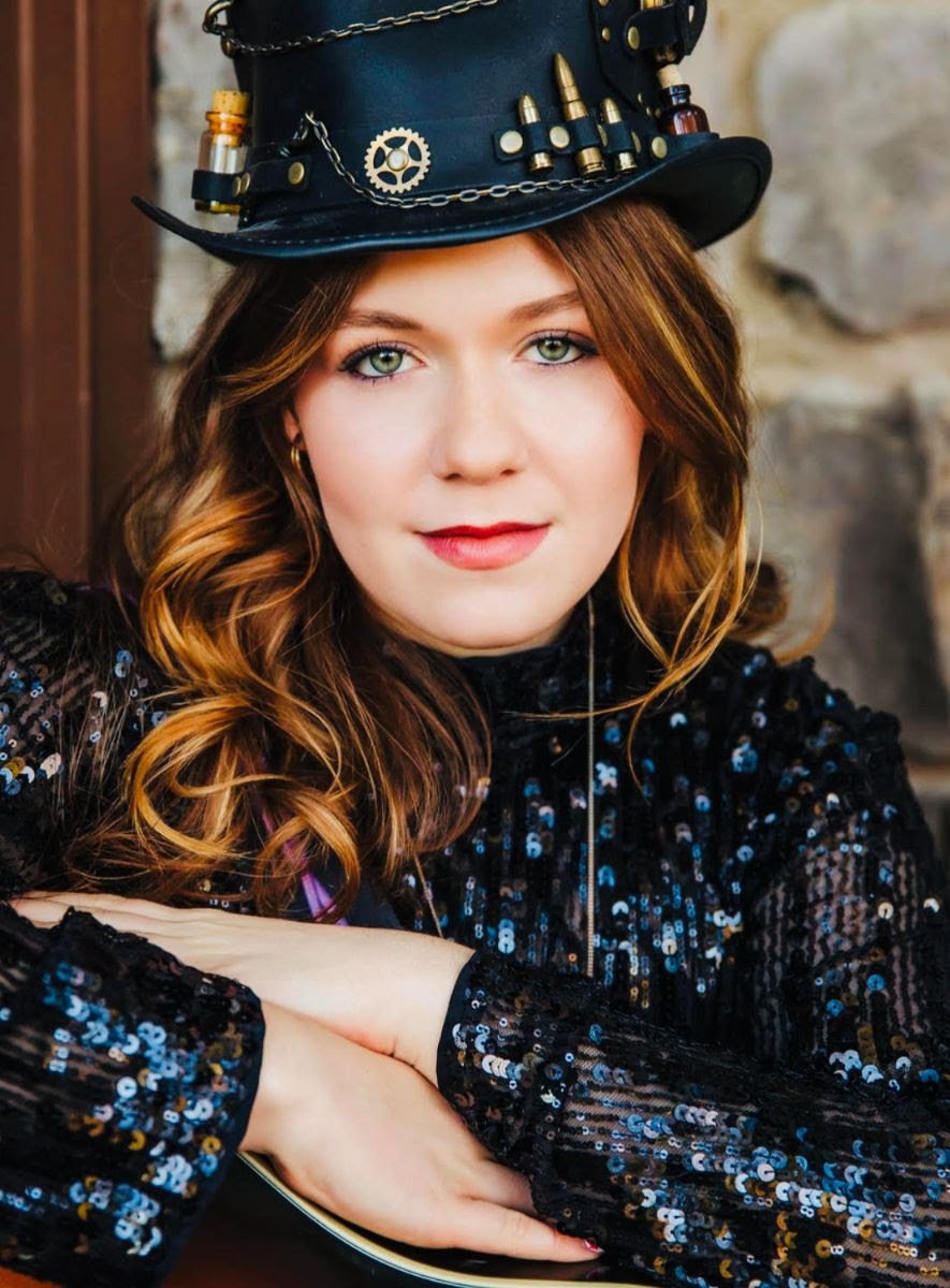 Ciera MacKenzie - Nashville-based singer-songwriter