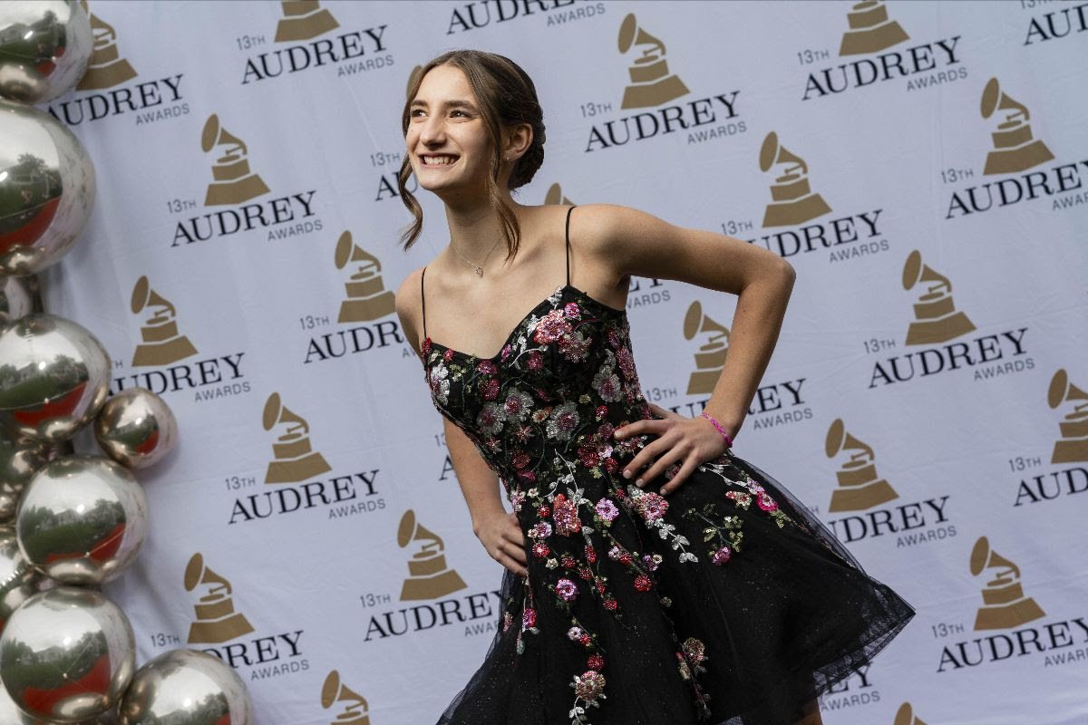 Audrey Meigel - singer-songwriter