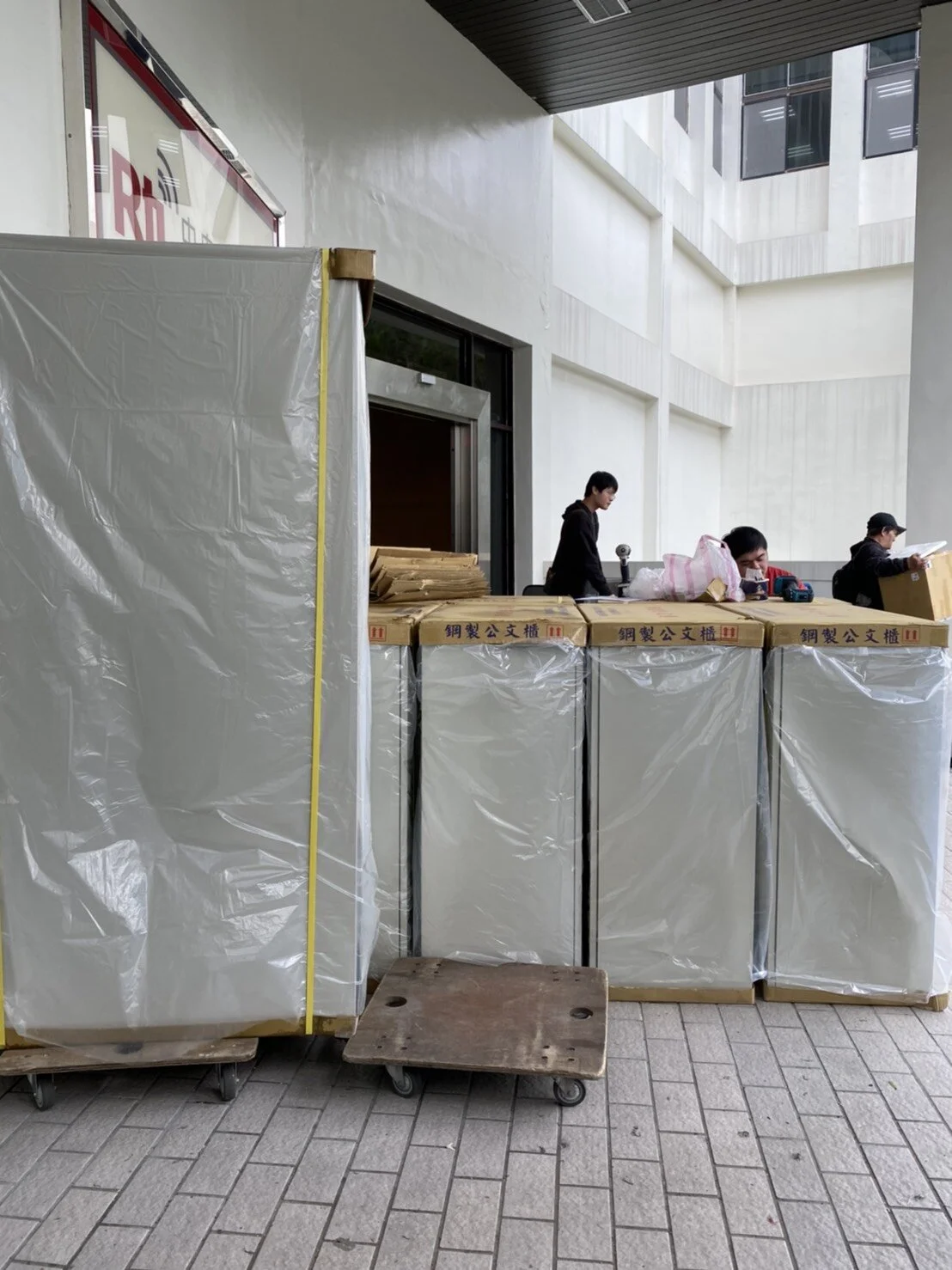 獨家：武漢肺炎台灣確診人數暴增 央廣總台長「逆時中」要求員工集合辦公 ｜ 呷新聞 Eat News