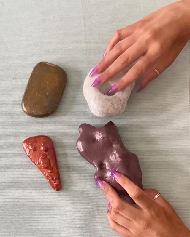 During this time of social distancing I&rsquo;m getting up close and personal with some painted artifacts that were meant to be touched by fingers with fly 💅🏾✨nails.  #repost @allenbrewer
・・・
sediment rocks are formed by other sources, accumulating