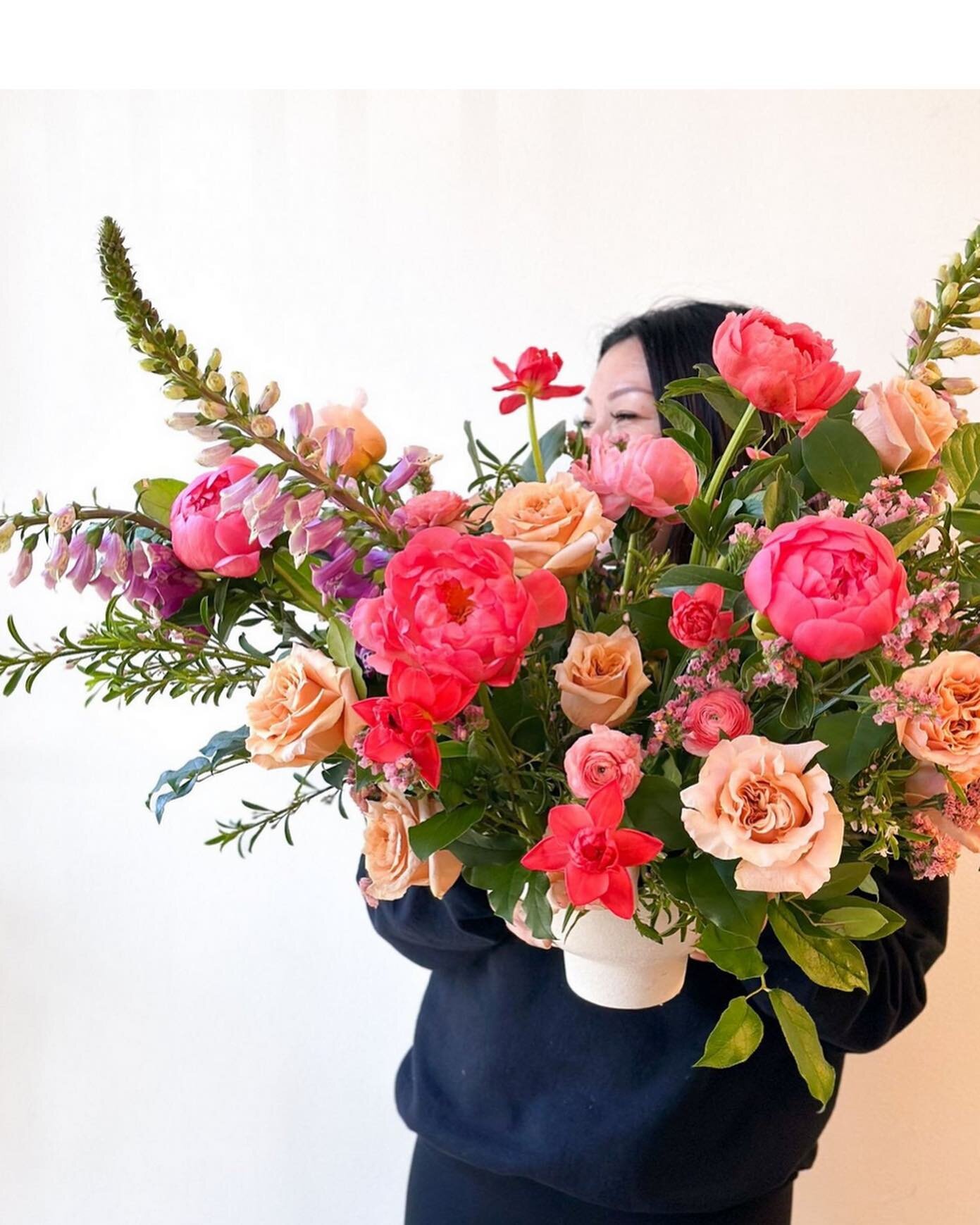 We&rsquo;re thrilled to be hosting our friends @marbledmint tomorrow at Breadbelly! 💐🌷🌹🌻 They&rsquo;ll be posted up outside the cafe with lots of beautiful arrangements for your Lunar New Year celebrations 🧧🧧🧧 

Come by for treats and a bouque