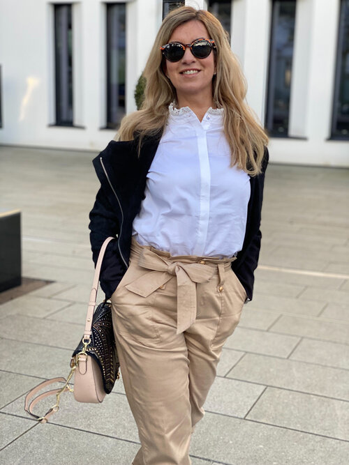 Springtime outfit - cargo pants x white blouse — Dress Up And Move