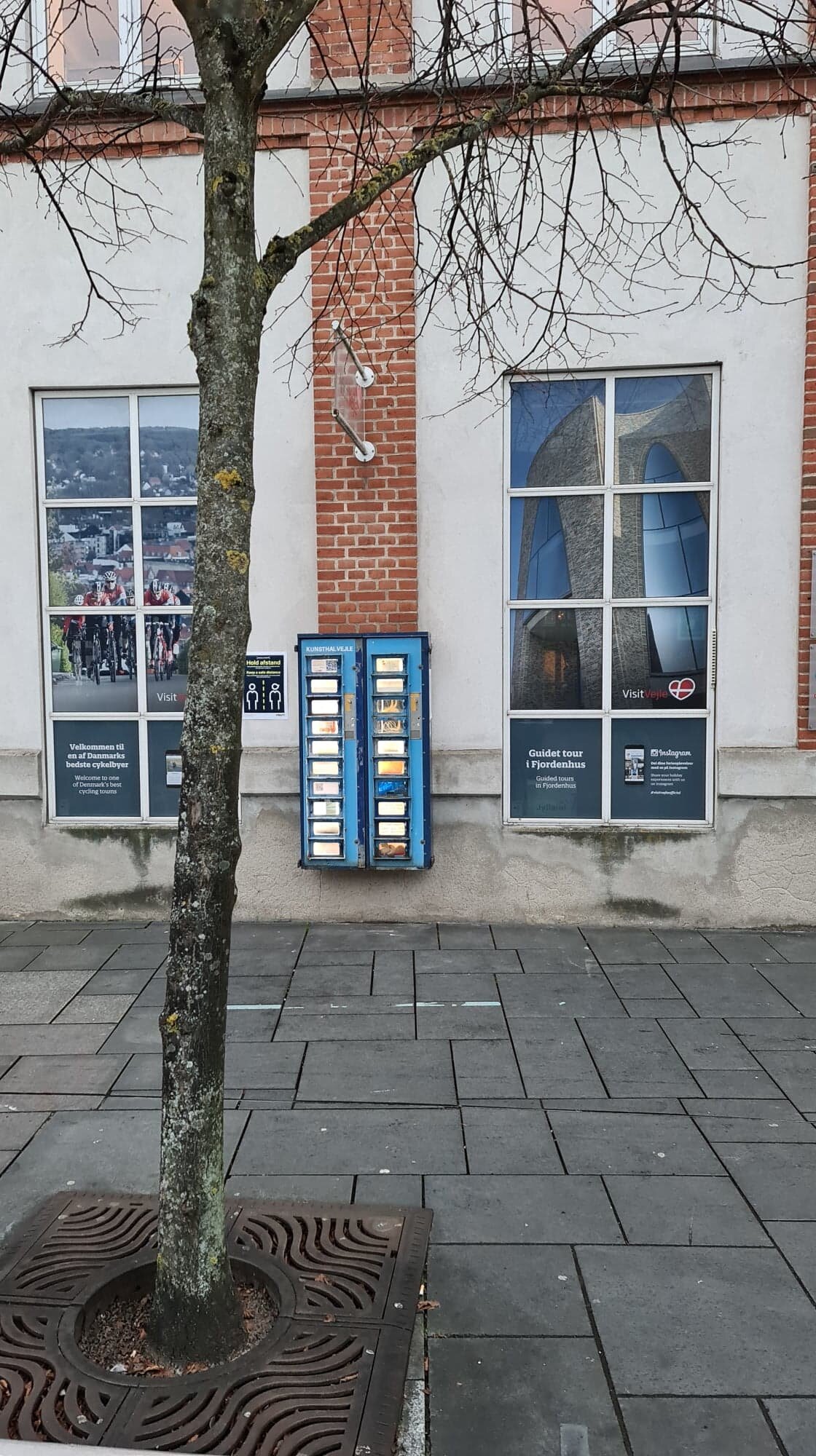 Kunsthal Vejle automat januar20 x testimony.jpg