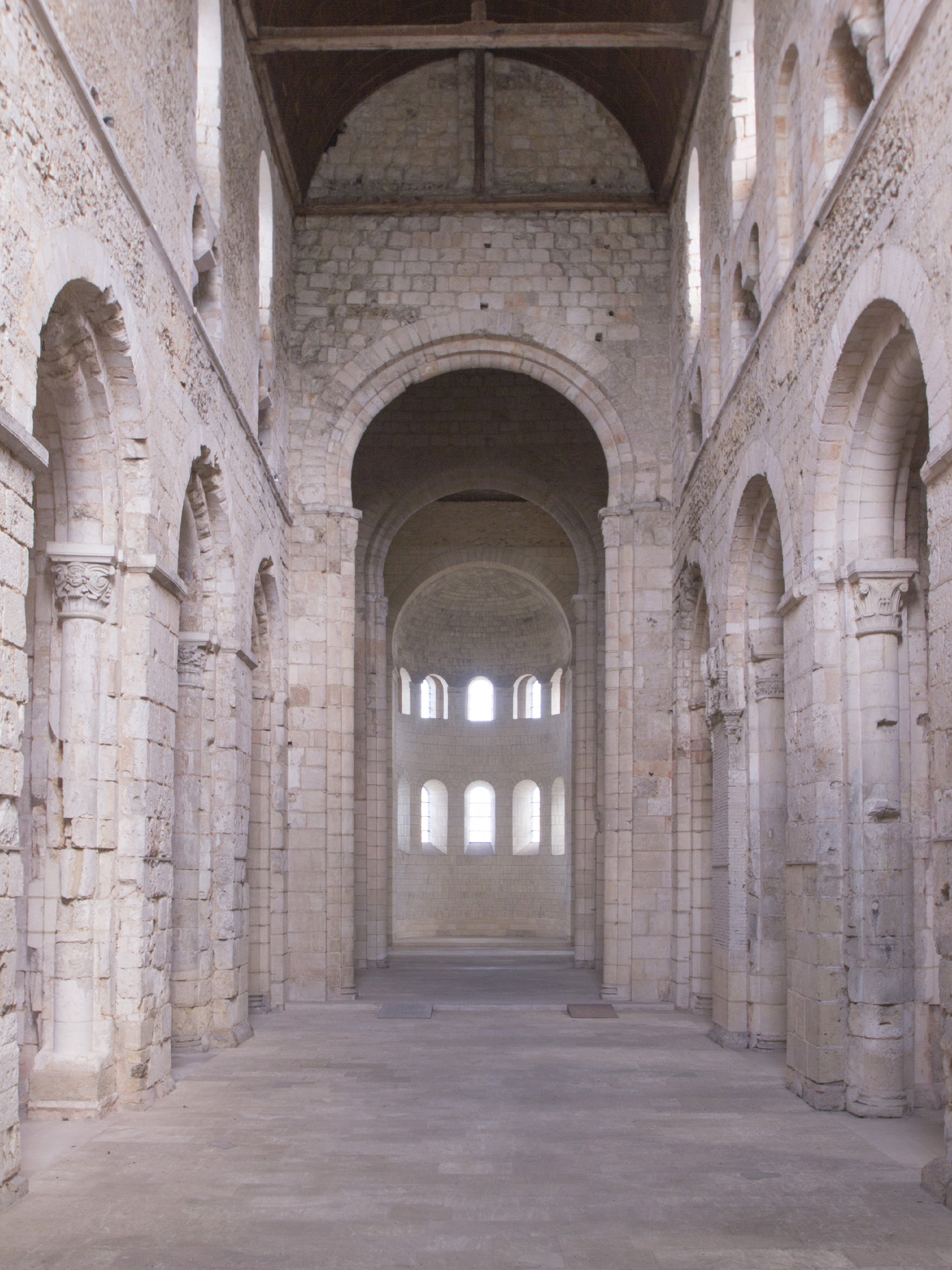 E_01 - Notre Dame de Bernay 1.jpg