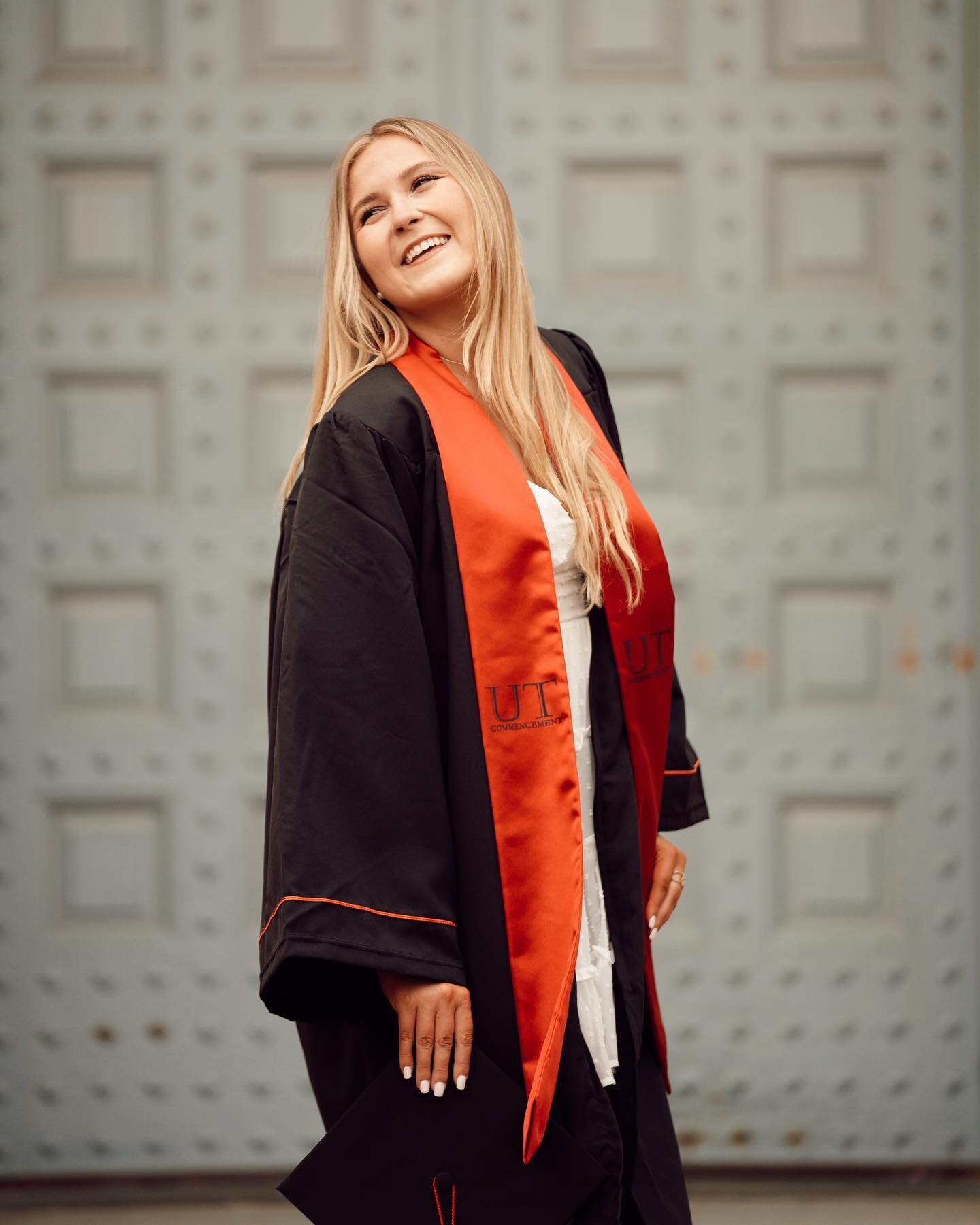 Calling all Graduates!! 🎓 

Book your tan now for your big day! $35 full body student tans! 

Call, DM, or visit our website to book an appointment.

#graduation #co2021 #seniors #utsenior #utgraduatipn #hookem #austin