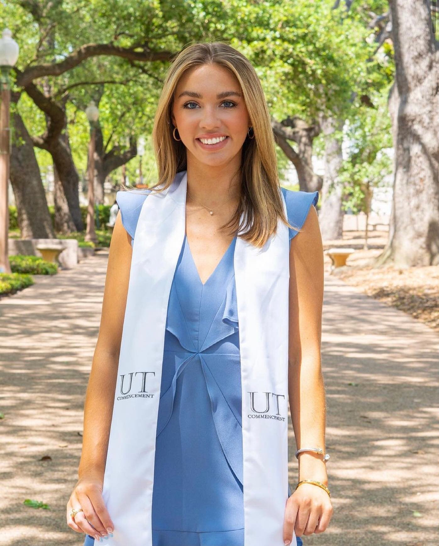 Congrats 2021 Graduates! 

Book your tan now for your big day! $35 student tans! 

Call, DM, or visit our website to book an appointment.

#graduation #co2021 #seniors #utsenior #utgraduation #hookem #austin #utaustin