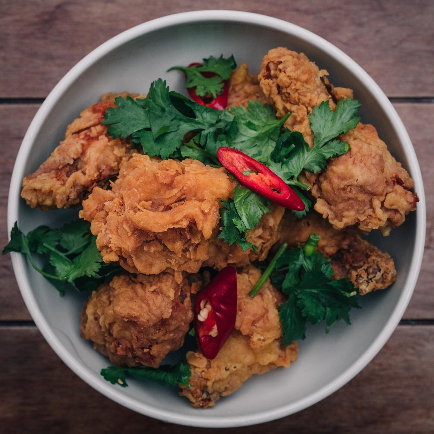 Enjoy the lovely weather, &amp; the end of summer over the weekend, &amp; early next week. We&rsquo;ve still got lots of tables available outside &amp; inside the restaurant with lots of social distancing &amp; precautions taken.
.
📷 Thai Chicken Wi