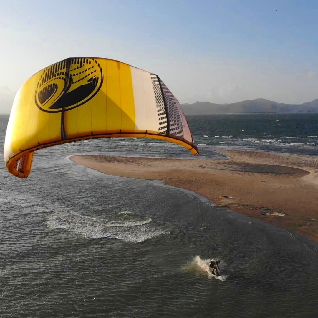 Kitesurfing+Photo.jpg