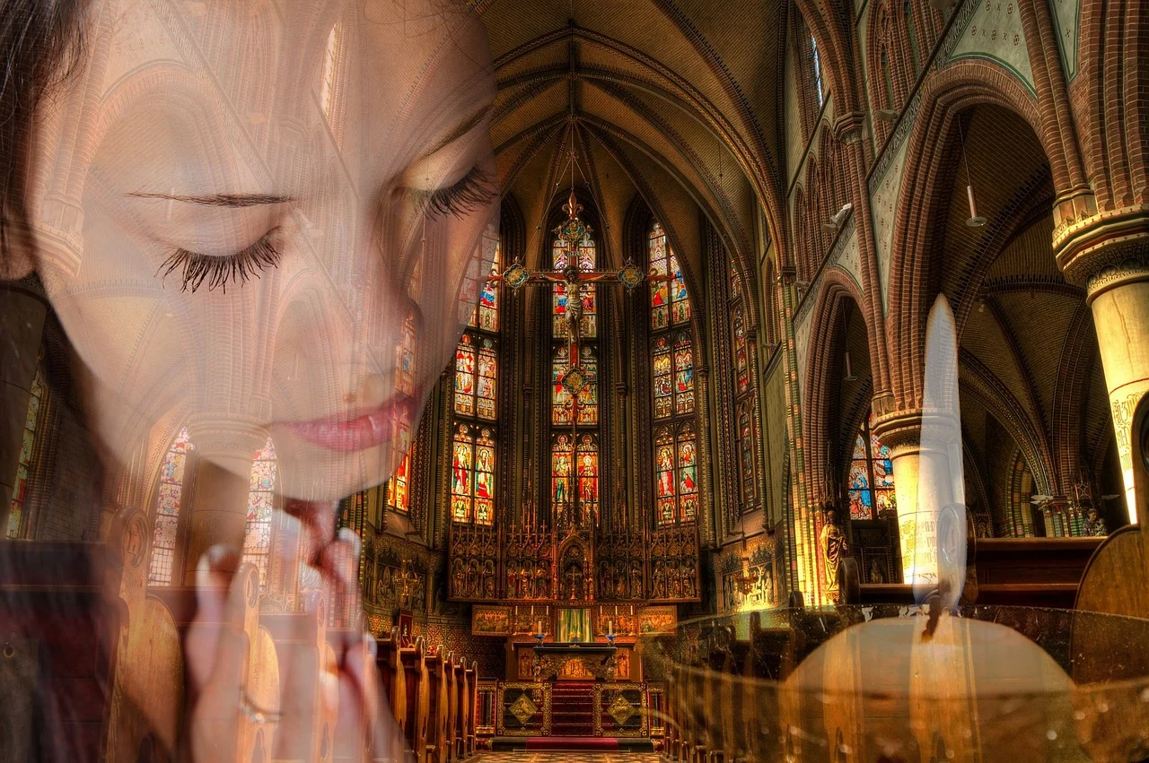 PrayWomanChurch.jpg