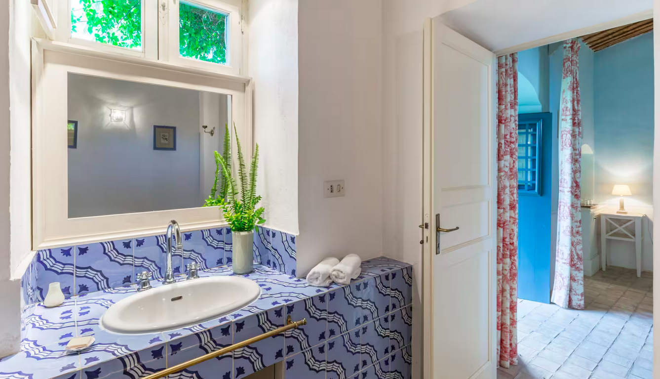 bathroom 2.png