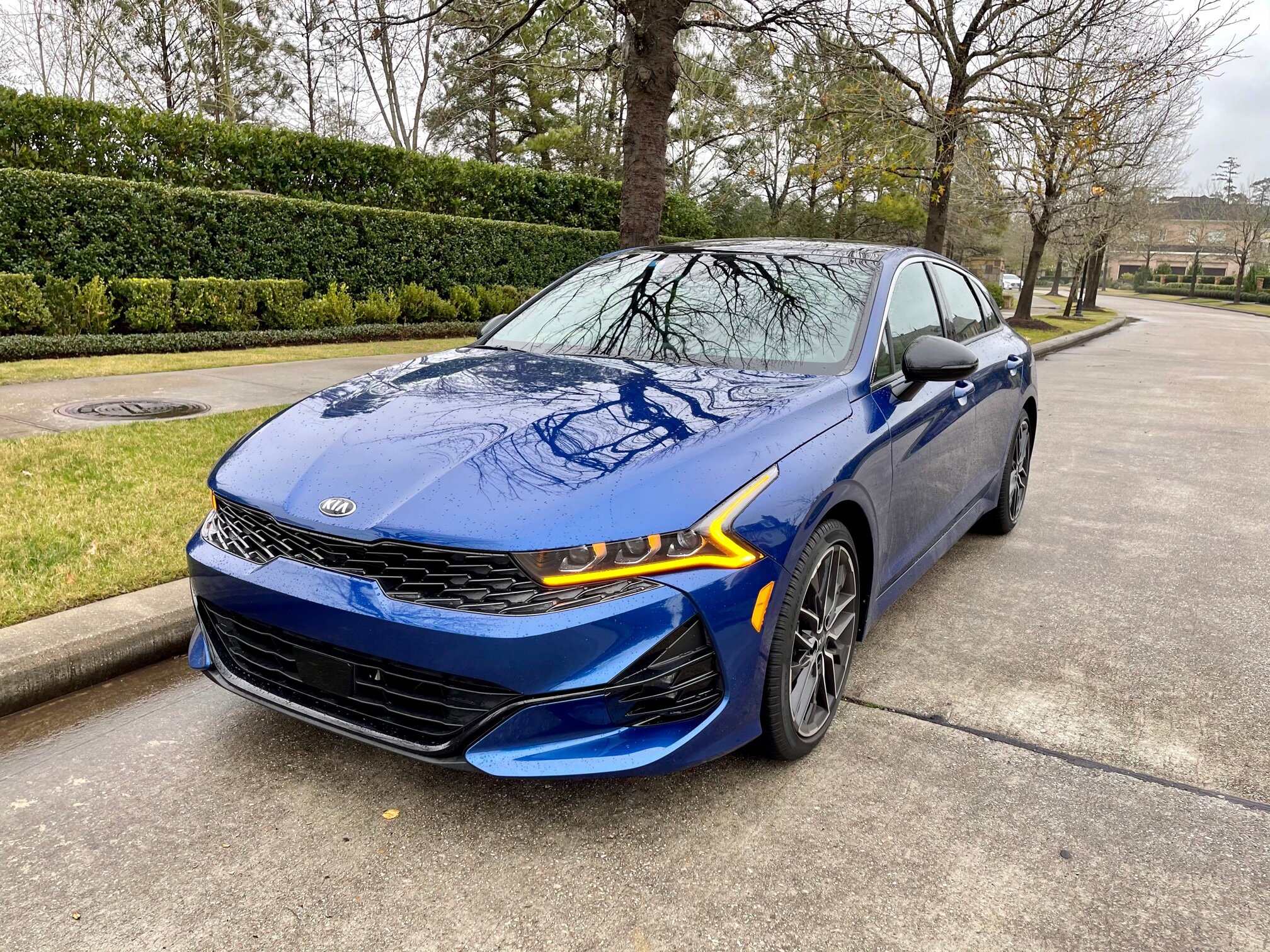 Sporty and Luxurious: Kia's 2021 K5 GT