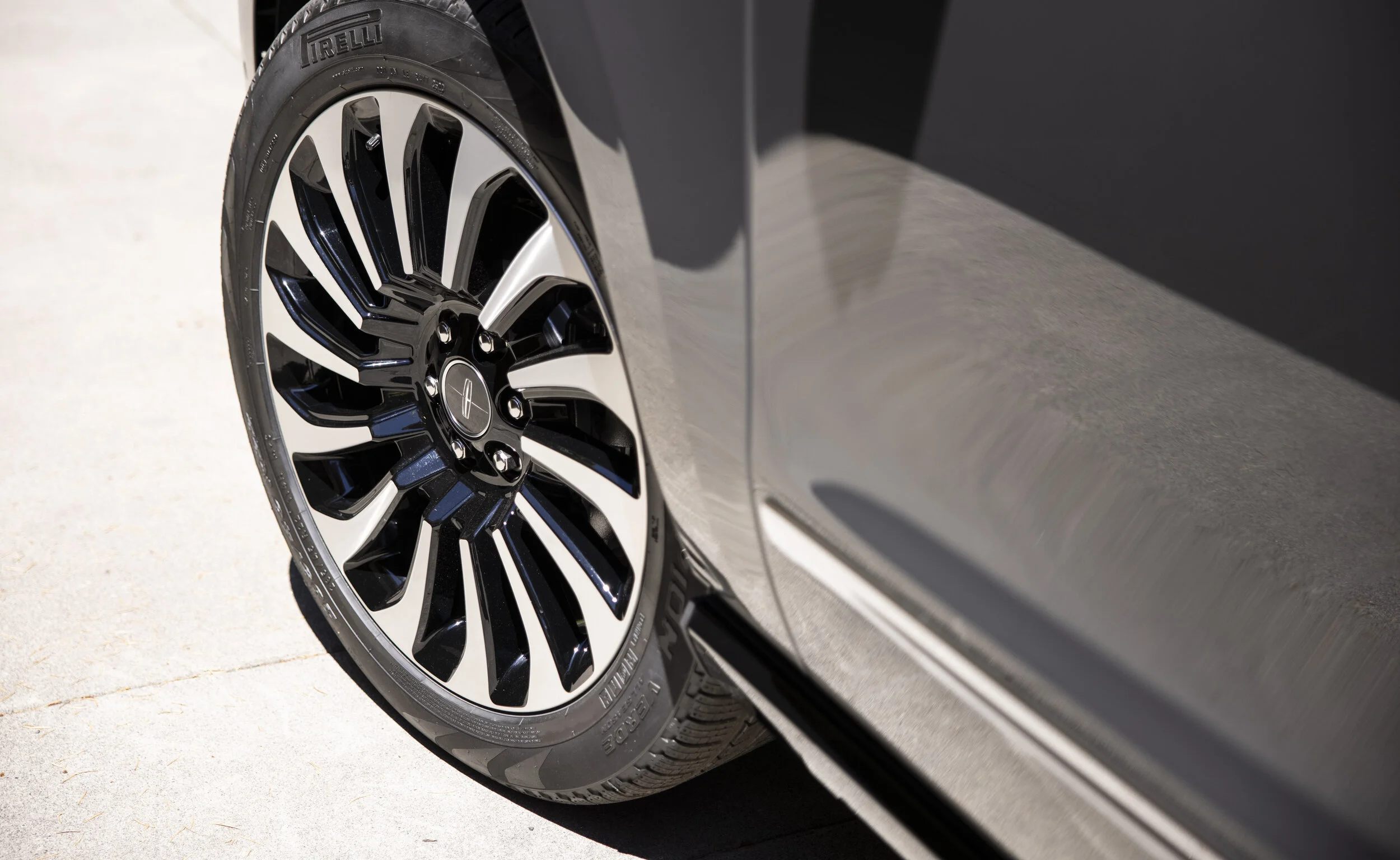 Lincoln Introduces Exclusive Black Label Themes with New 2022 Navigator