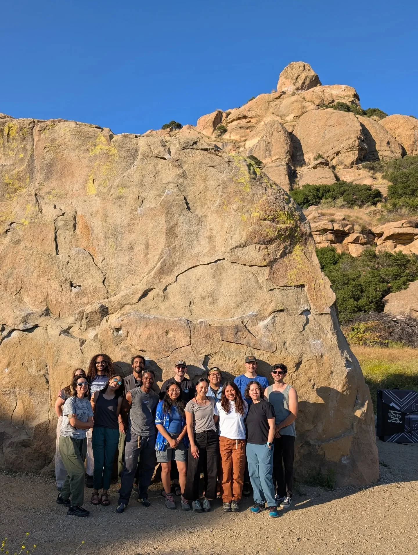 Sunset Bouldering with Climb the Gap and People's Climbing Crew ✌️

📍 Chumash, Fernande&ntilde;o Tataviam, Kizh, and Tongva lands