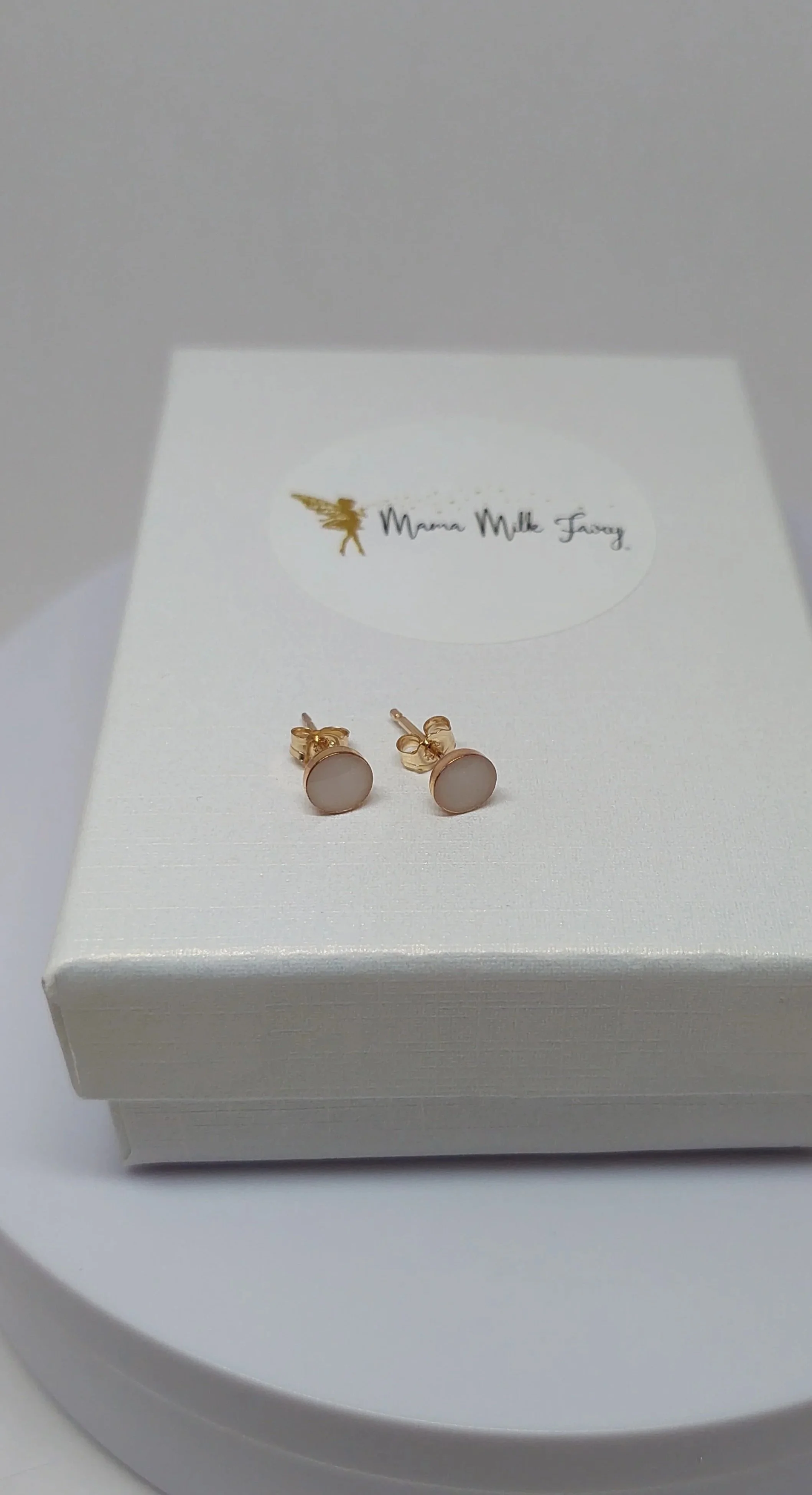 everyday-gold-ear-studs-for-women.jpg