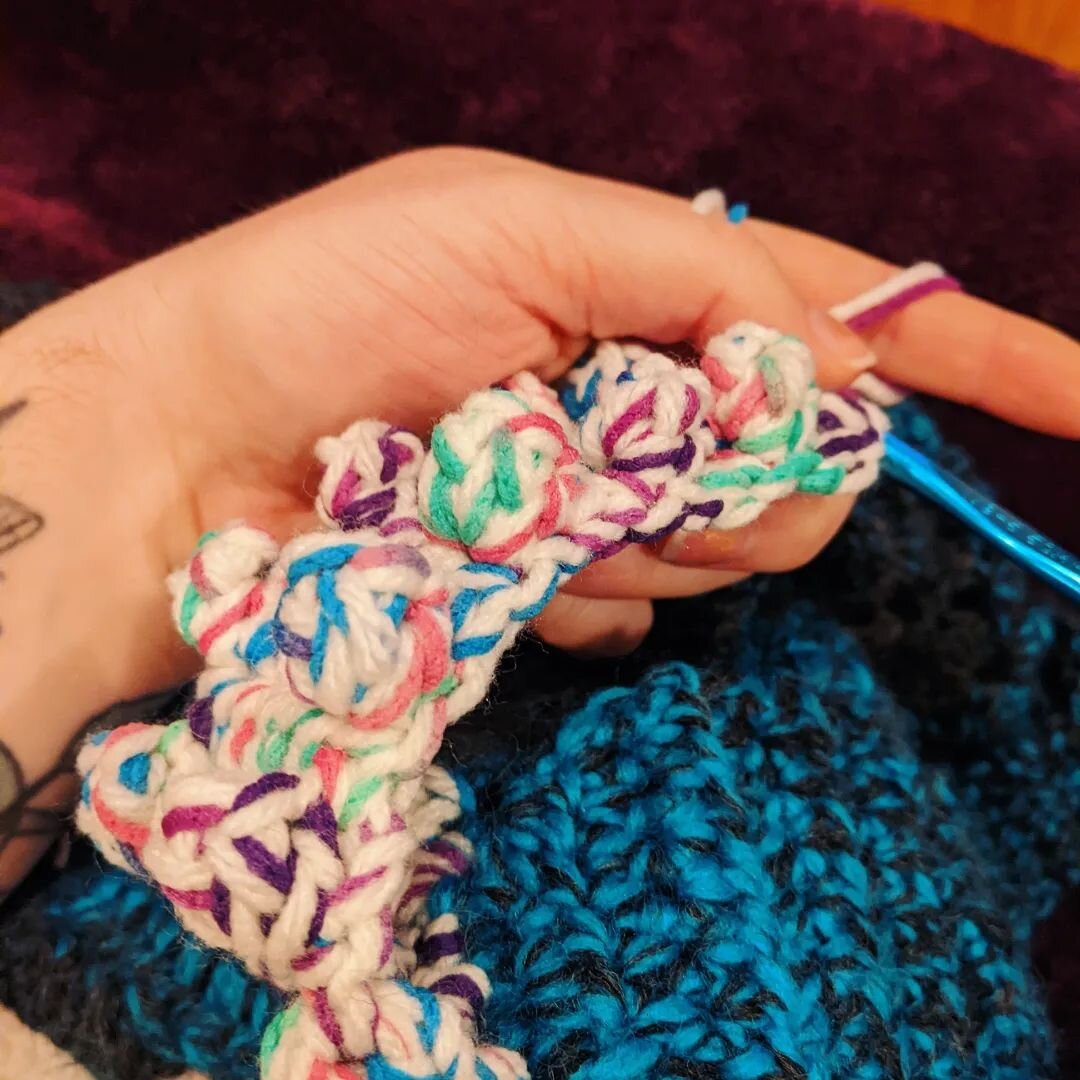 In the process of making a new twisted kraken hat! Using up some of my stash that I used for my previous octopus hat plus some neon nylon. 

So exciting! @twistedhatter1981

#octopus #crochettothemoon #crocheteveryday #crochet #crochetmagic #crocheta
