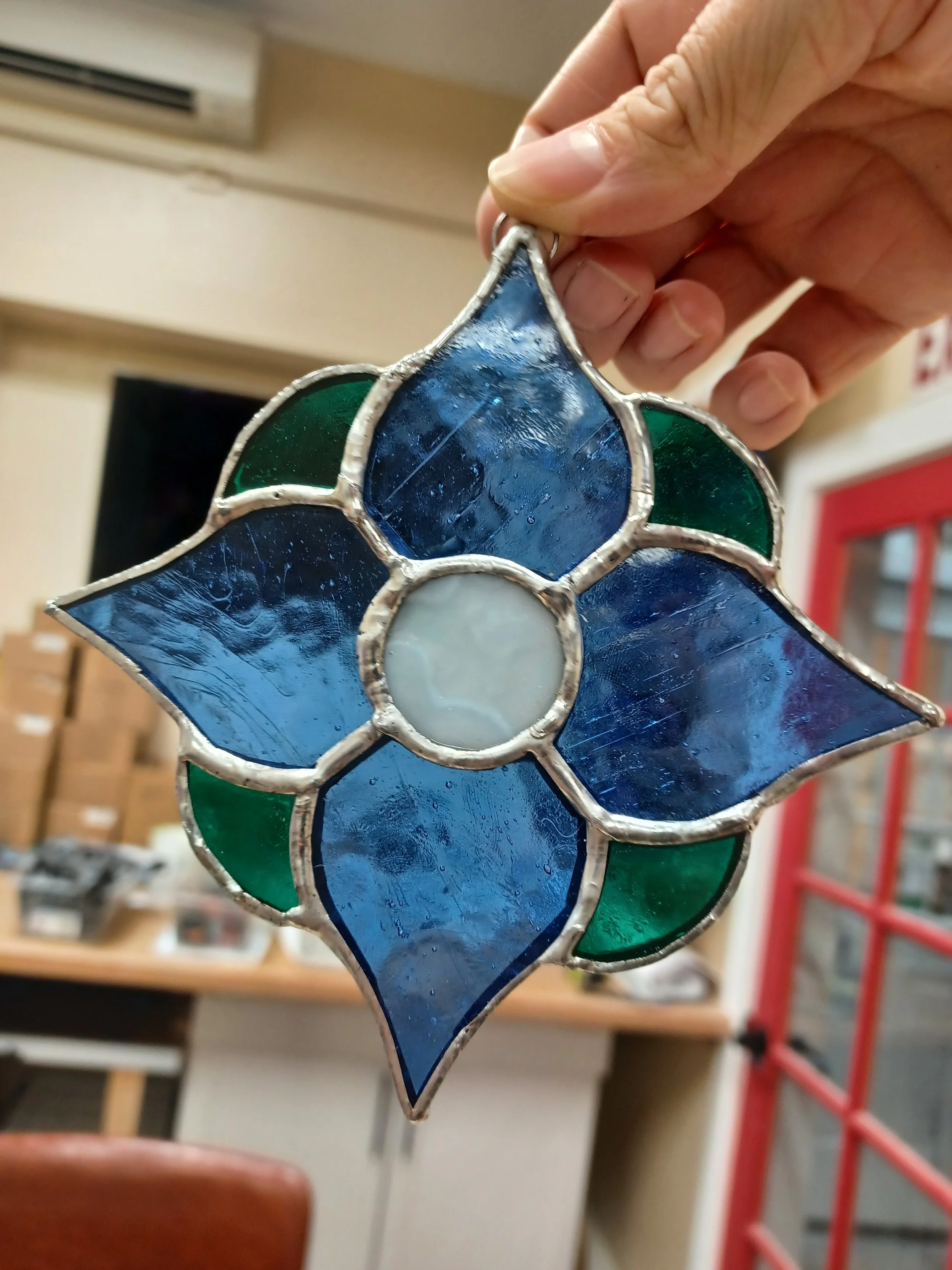 Stained Glass: SUMMER SUNCATCHER (4-HOUR WORKSHOP) - Thursday Evening 5:00pm - 9:00pm (08/14)