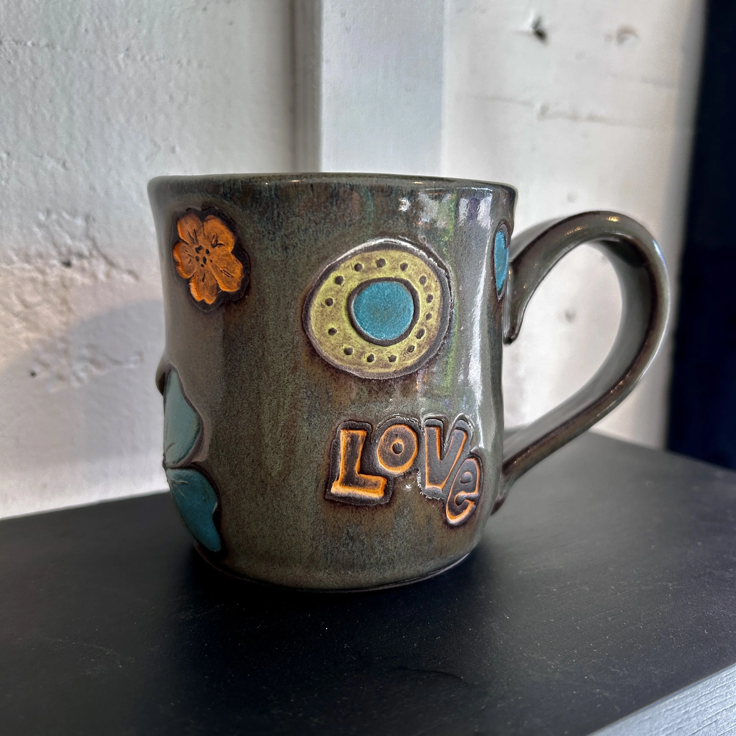 Beginner Hand-building with Valerie Flynn - Monday Mornings, 11/2-12/7, 10:00am - 1:00pm