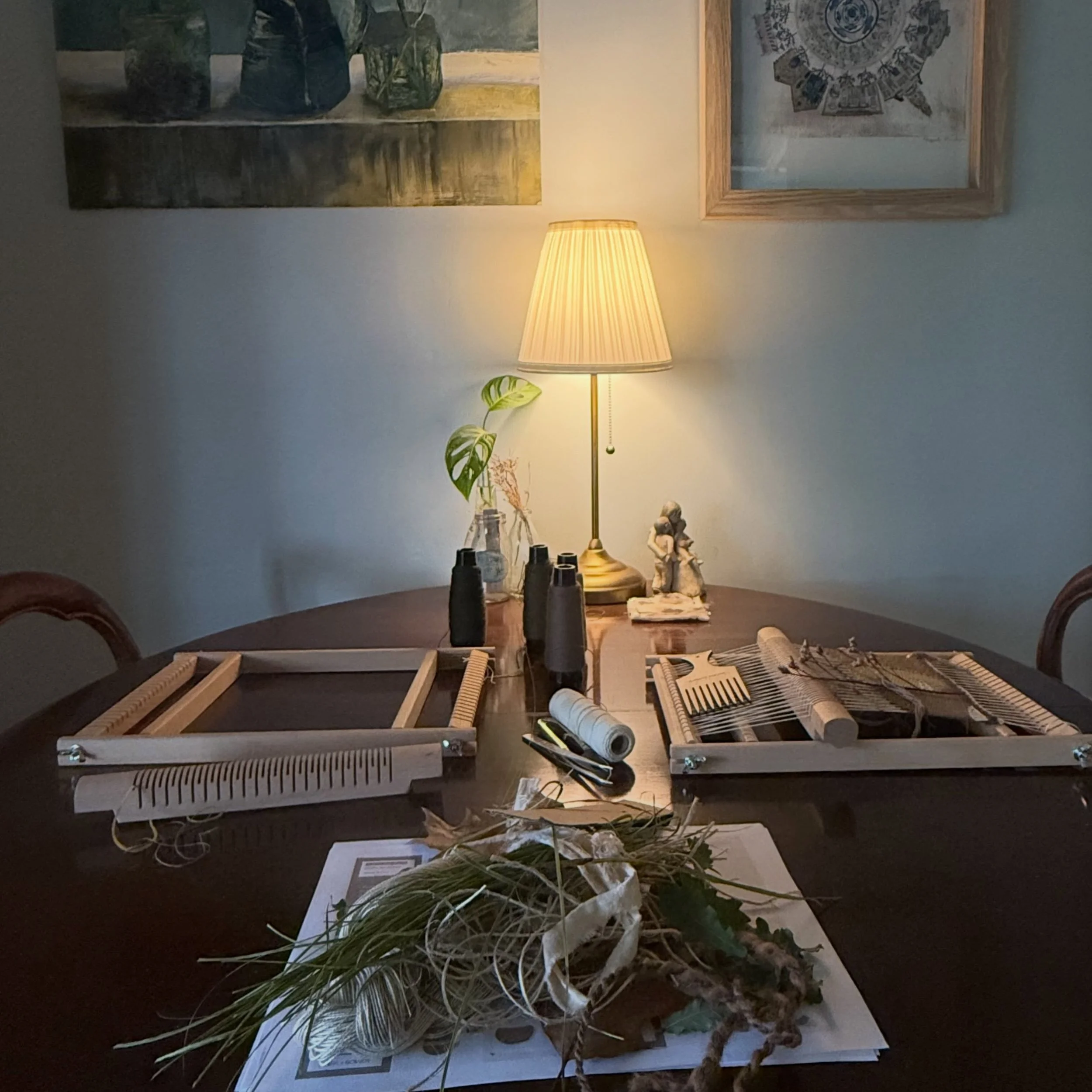 the kitchen table sessions 27_05_26

Revisiting how play shows up

Work as Play
Play as Work

Frozen without interruption
Paralysed in the emptiness of time

Listen 

Settle

Step outside for now
Sit
Space for nothing no thing 

#meditation
#landasmo