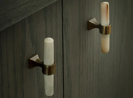 Hardware cabinet door knobs