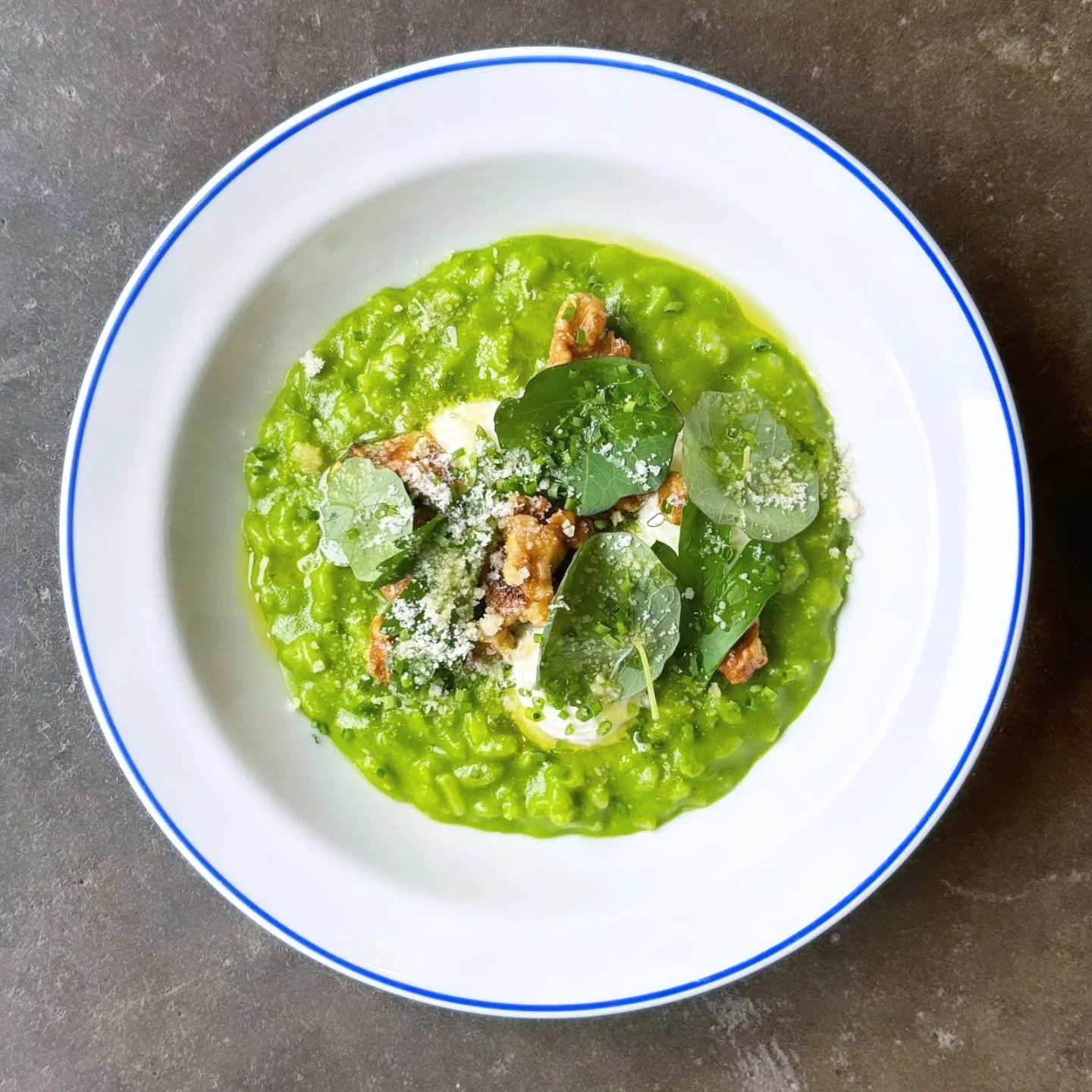 Last chance to enjoy these beauties! 😍
🫛🌱🍊🐟🍉🍓🥧
Next week Vellu the mastermind is changing our dinner menu, so make sure you book a table (link in bio) for tonight or tomorrow, if you still wish to have summer on your plate. 😘
See you in Ka