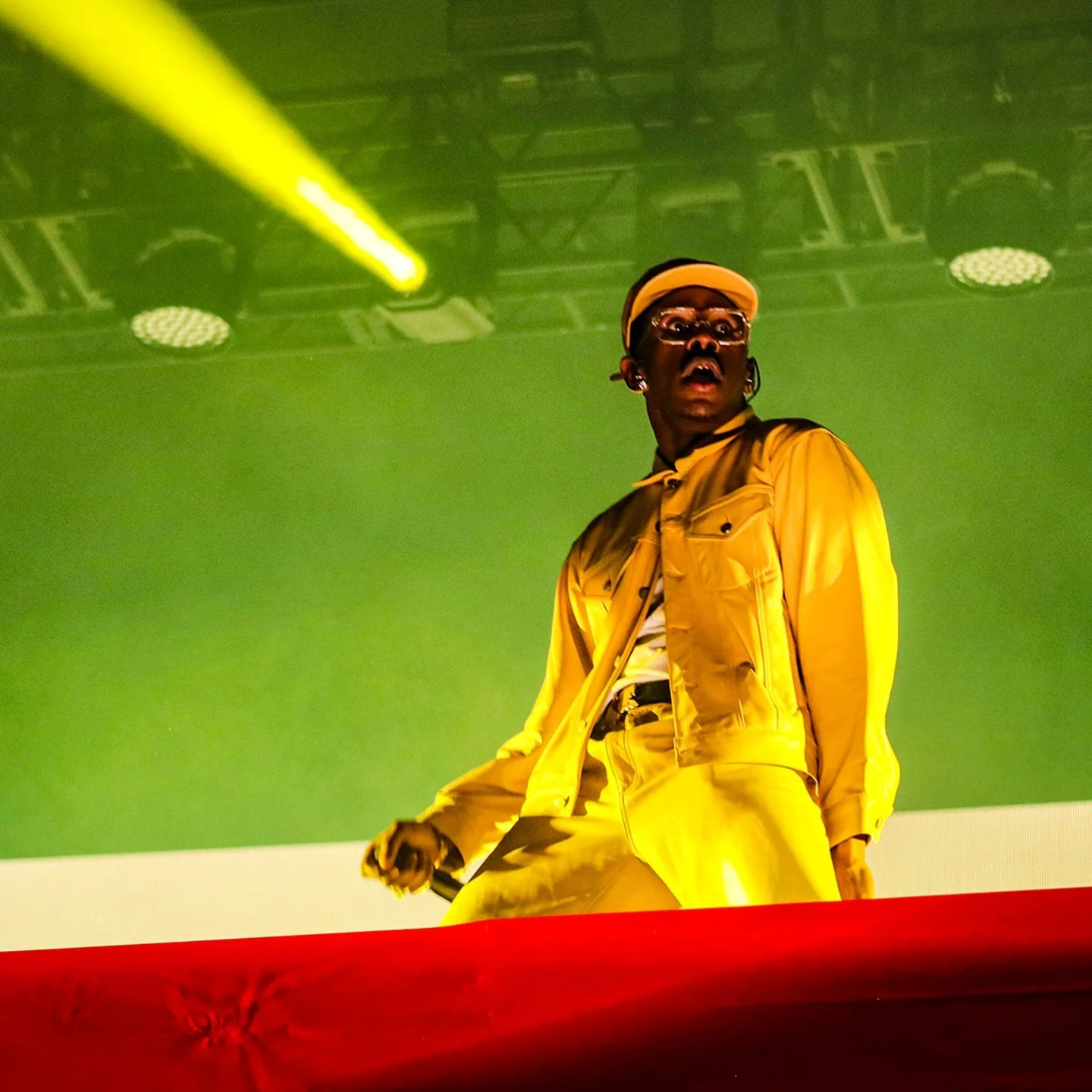 #TylerTheCreator set up his &lsquo;Chromakopia&rsquo; box at @hinterlandiowa, only to unfurl a &lsquo;Don&rsquo;t Touch The Glass&rsquo; banner right before go time. @feliciathegoat photos for @iprstudioone.

📸: @milkchocolateproductions