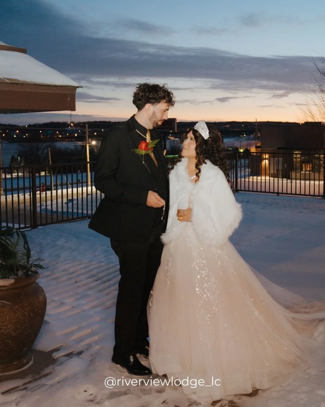 Some venues sell the photo.

𝙒𝙚 𝙥𝙧𝙤𝙩𝙚𝙘𝙩 𝙩𝙝𝙚 𝙥𝙧𝙚𝙨𝙚𝙣𝙘𝙚.

At River View Lodge, your wedding isn&rsquo;t rushed into a five-hour blur. It&rsquo;s stretched into a weekend you can actually feel.
Because a promise deserves more than a p