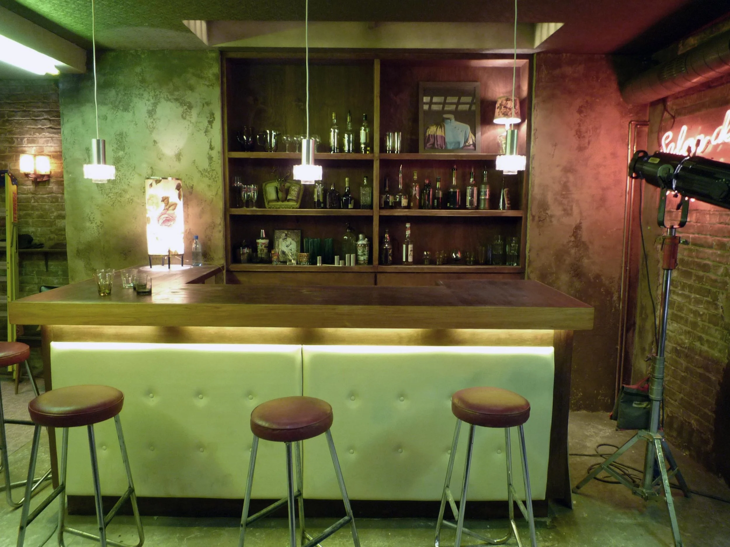  Nightclub 