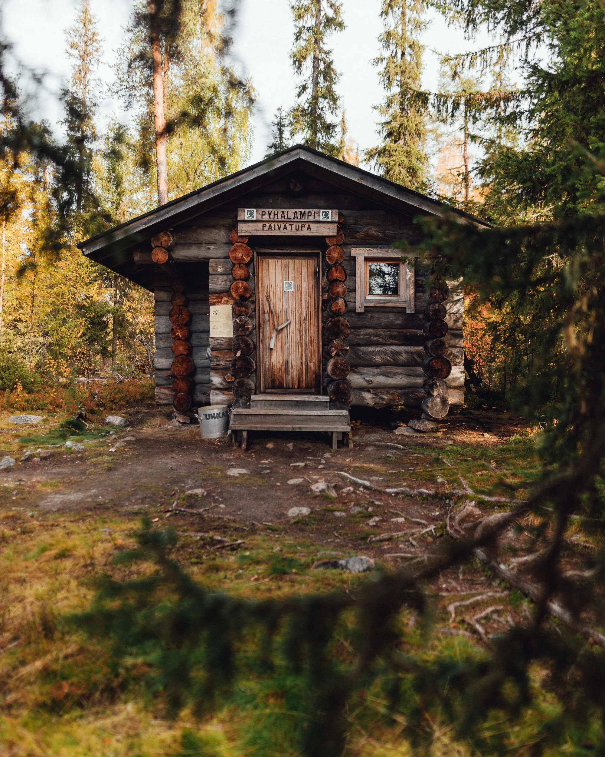 Pyhälampi_päivätupa_pyhä-luosto_syksy.jpg