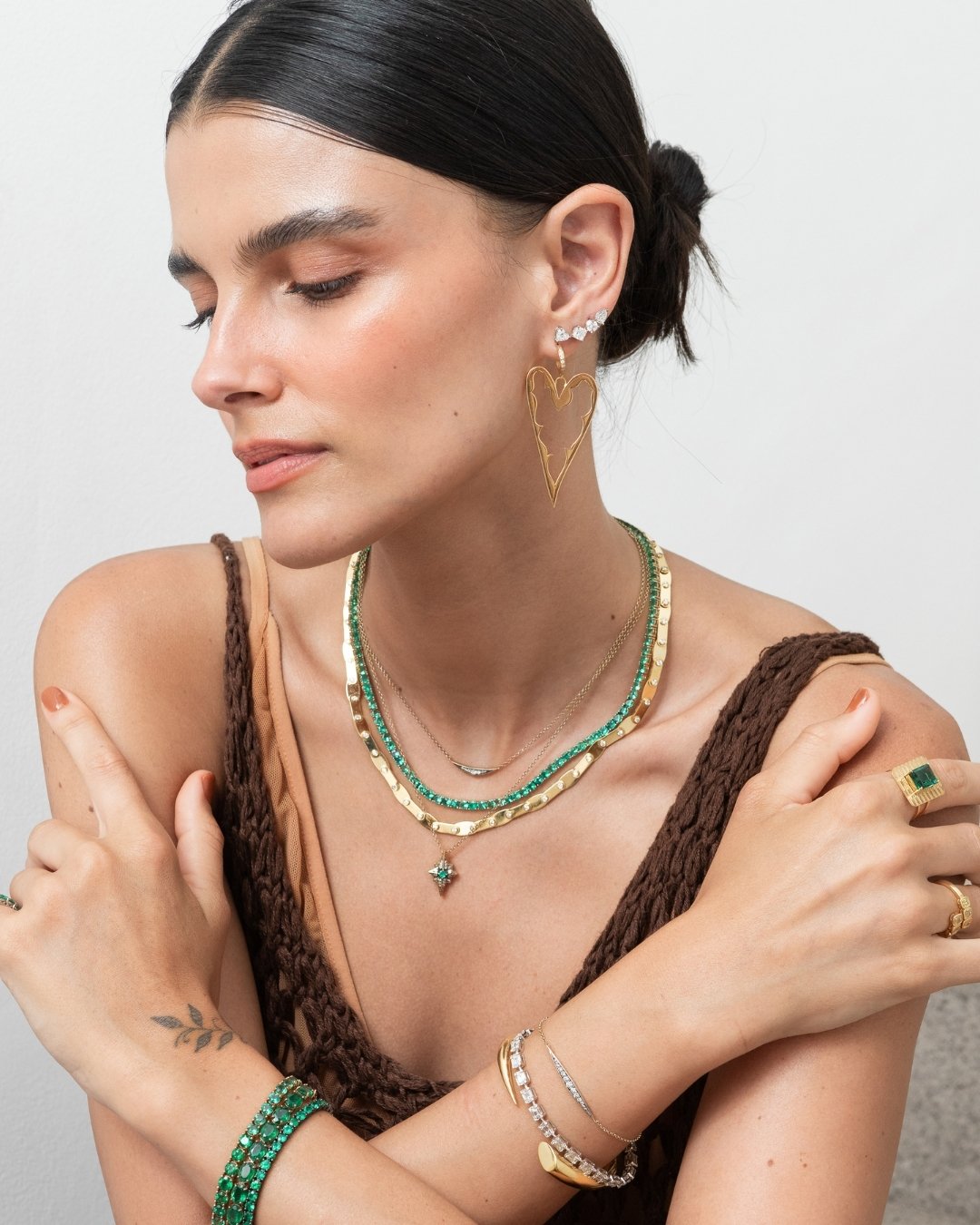 O JULLS Jewelry Advisor &eacute; um servi&ccedil;o exclusivo, pensado para oferecer consultoria especializada na sele&ccedil;&atilde;o da pe&ccedil;a ideal e na cria&ccedil;&atilde;o de stylings &uacute;nicos.

Nesta composi&ccedil;&atilde;o: colar B