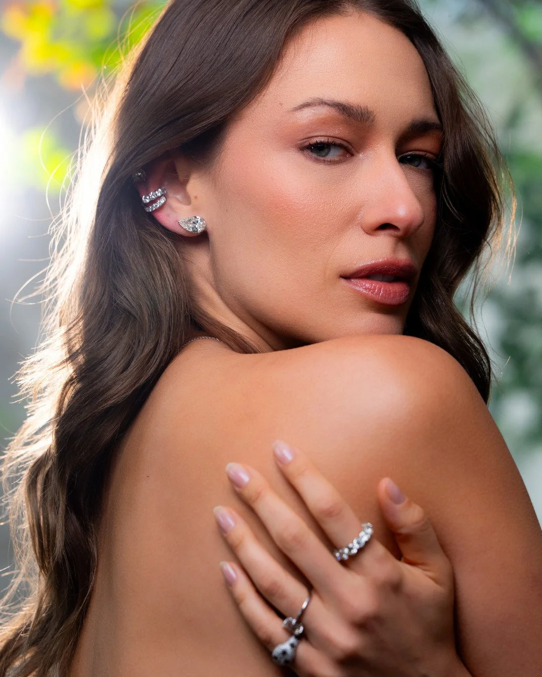 Classic or cool &mdash; what&rsquo;s your pick?
Na d&uacute;vida, fique com os dois.
A JULLS te ajuda a escolher a joia certa para cada ocasi&atilde;o &mdash; entre os melhores designers do Brasil e do mundo.

Destaques para:
&bull; Anel Diamante Eme