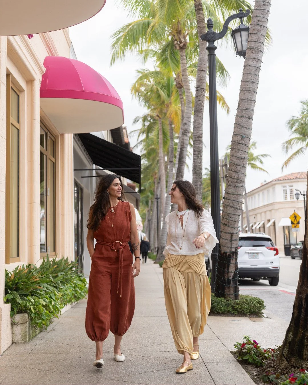 COMING SOON | ROAD SHOW FLORIDA &amp; TRUNK SHOW PUERTO RICO

A JULLS leva joias autorais para alguns dos endere&ccedil;os mais desejados do mundo. Em 2026, nossa curadoria desembarca novamente em Palm Beach, destino em que n&oacute;s contamos h&aacu