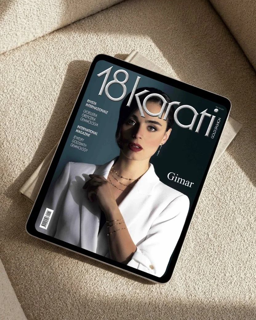 A JULLS nas p&aacute;ginas da 18 Karati, uma das revistas de joalheria mais respeitadas da It&aacute;lia e do mercado europeu.

A mat&eacute;ria conta a hist&oacute;ria da JULLS como plataforma de refer&ecirc;ncia para designers autorais brasileiros 