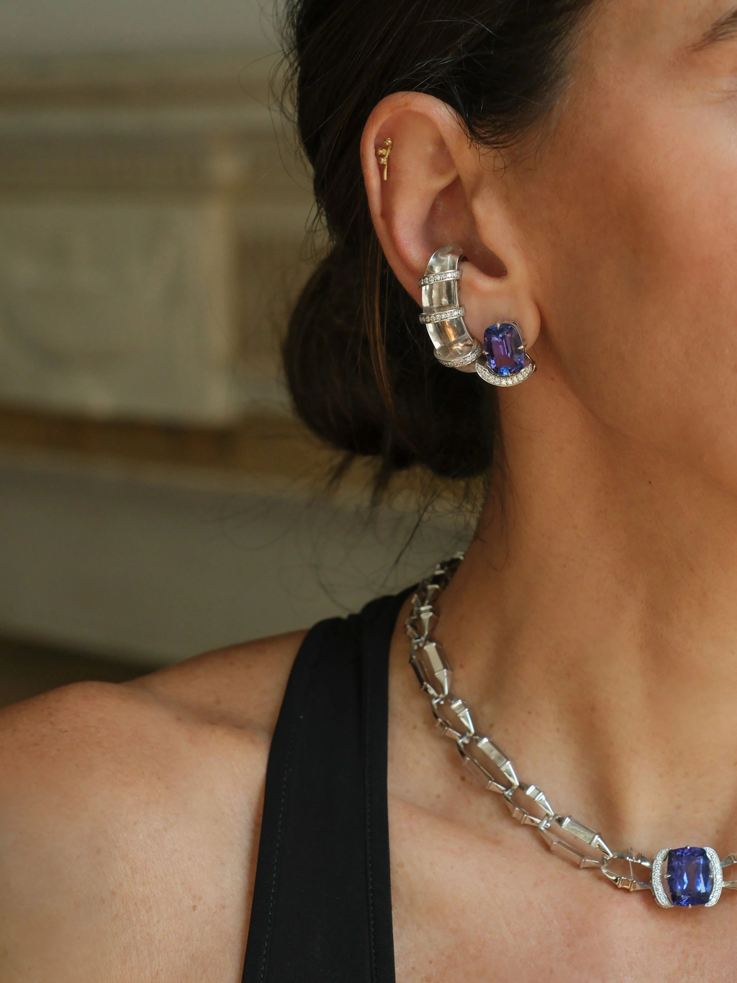 &Eacute; assim que a JULLS pensa styling: n&atilde;o uma pe&ccedil;a de cada vez, mas o encontro entre assinaturas, materiais e formas que se complementam sem se anular.

Divertido e elegante ao mesmo tempo.

Essas pe&ccedil;as est&atilde;o dispon&ia