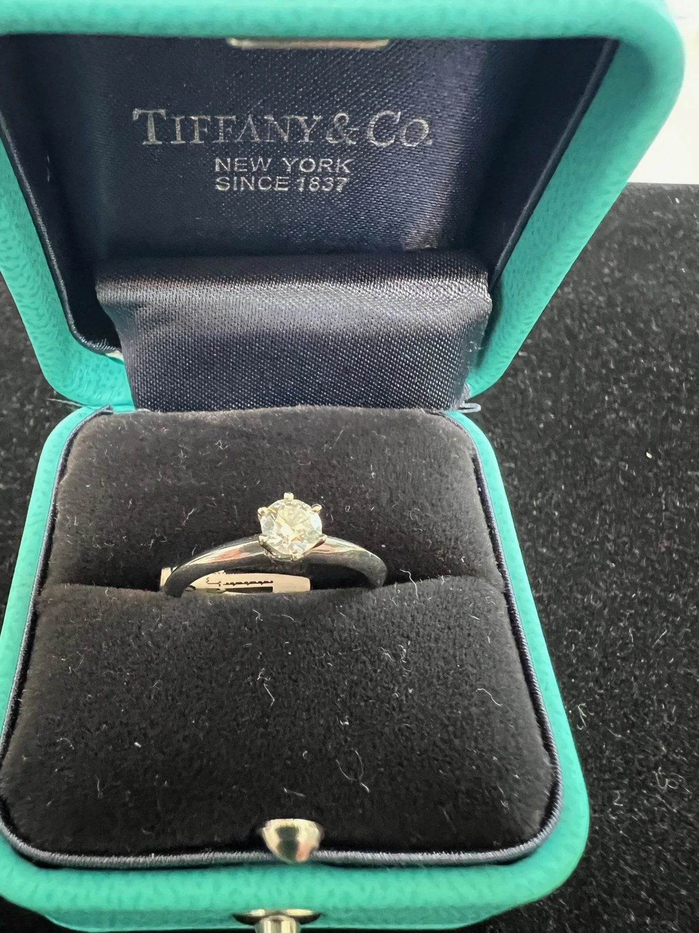 TIFFANY & Co. .29 PLAT SQ CUT DIA VVS2/F SZ4.75