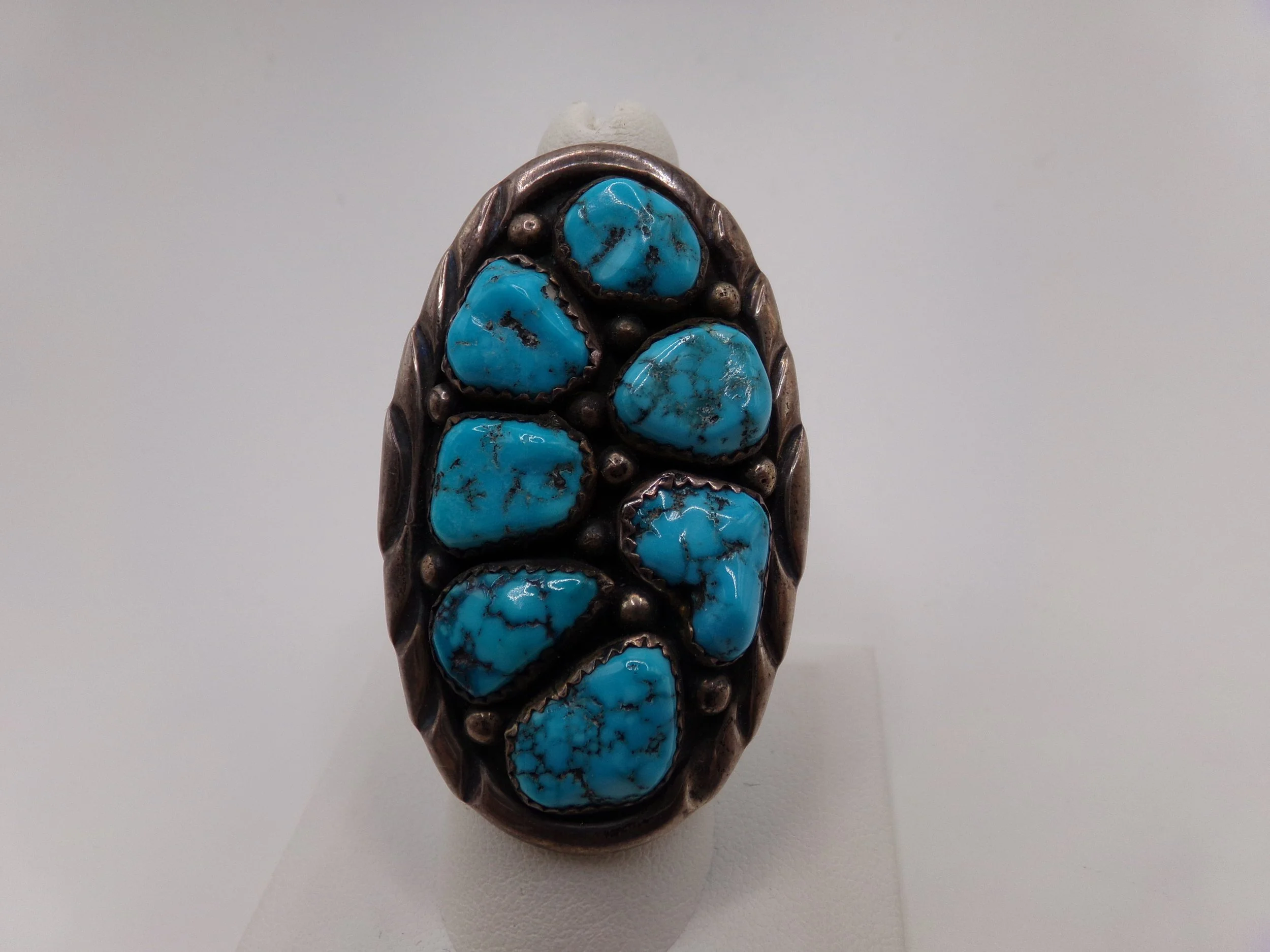 .925 HANDMADE NATIVE AMERICAN TURQUOISE CLUSTER RING.