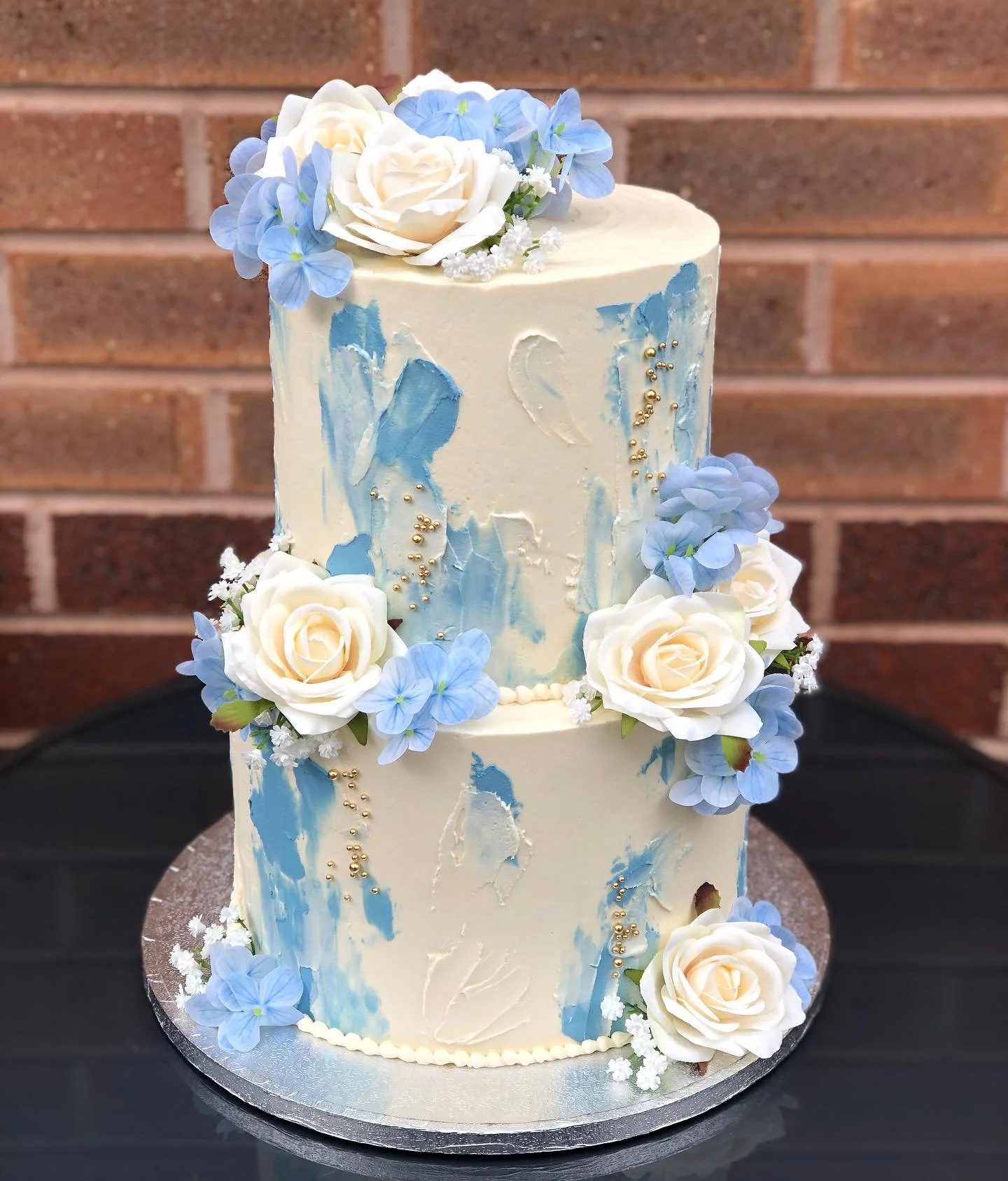 Obsessed obsessed obsesseddddddd with this two tier wedding cake from a couple weeks ago 💙🤍
#cake #wedding #weddingcake #cakedesign #cakes #cakestagram #cakesofinstagram #cakedecorating #baker #baking #shoplocal #loughborough #leicester #francesca